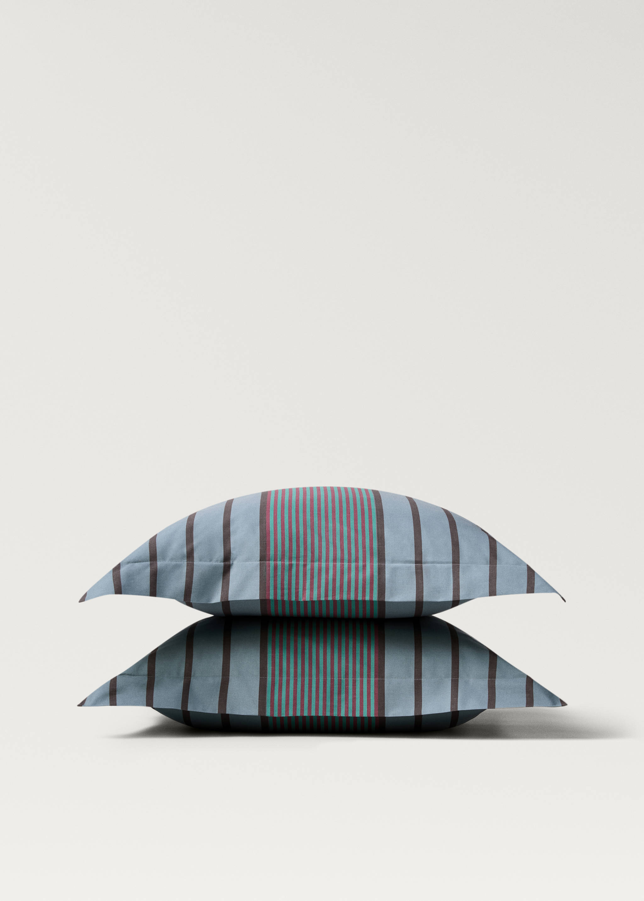 Deux taies d'oreiller en percale de coton rayures multiples 60x60 cm - Détail de l'article 1