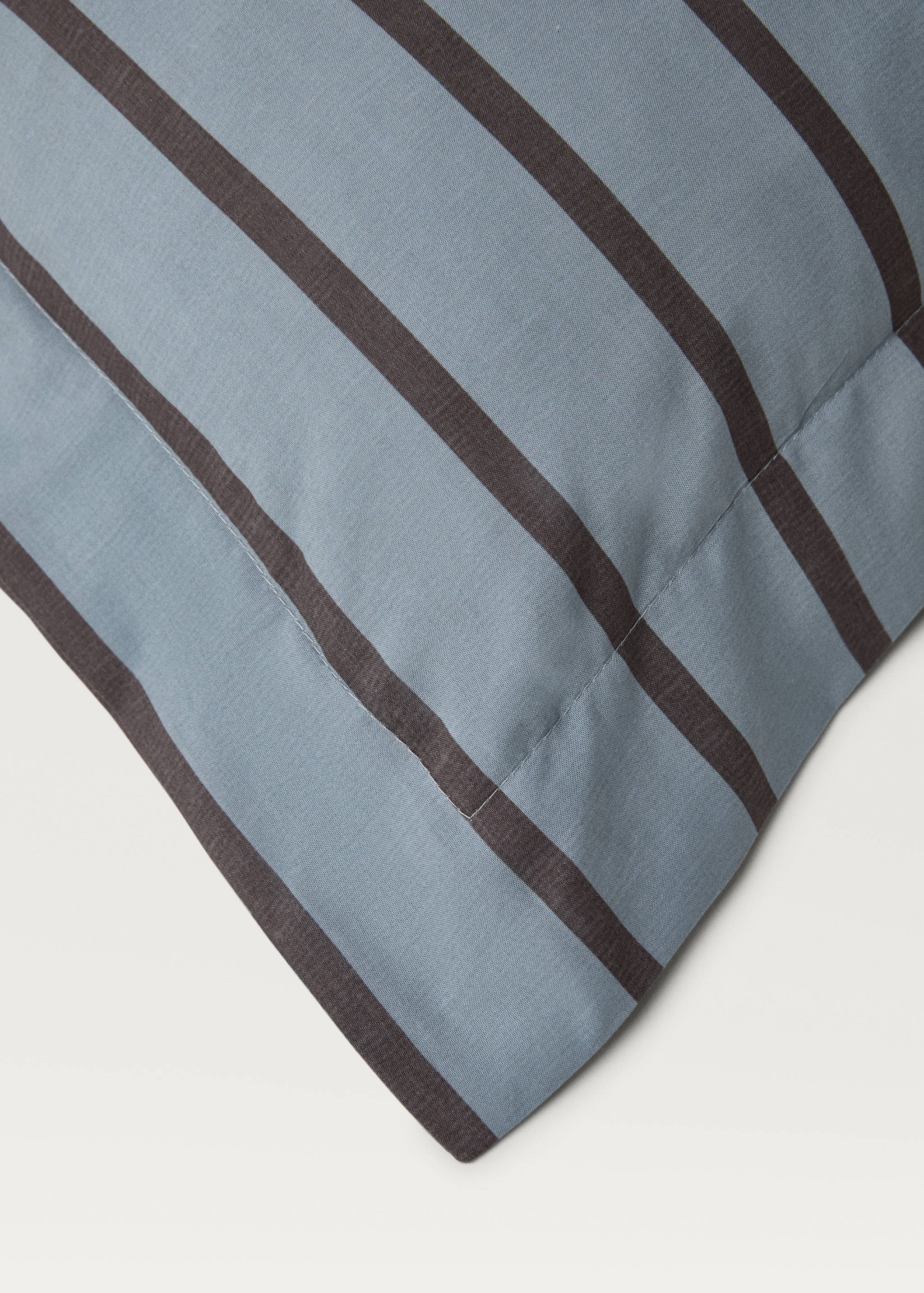 Deux taies d'oreiller en percale de coton rayures multiples 60x60 cm - Détail de l'article 2