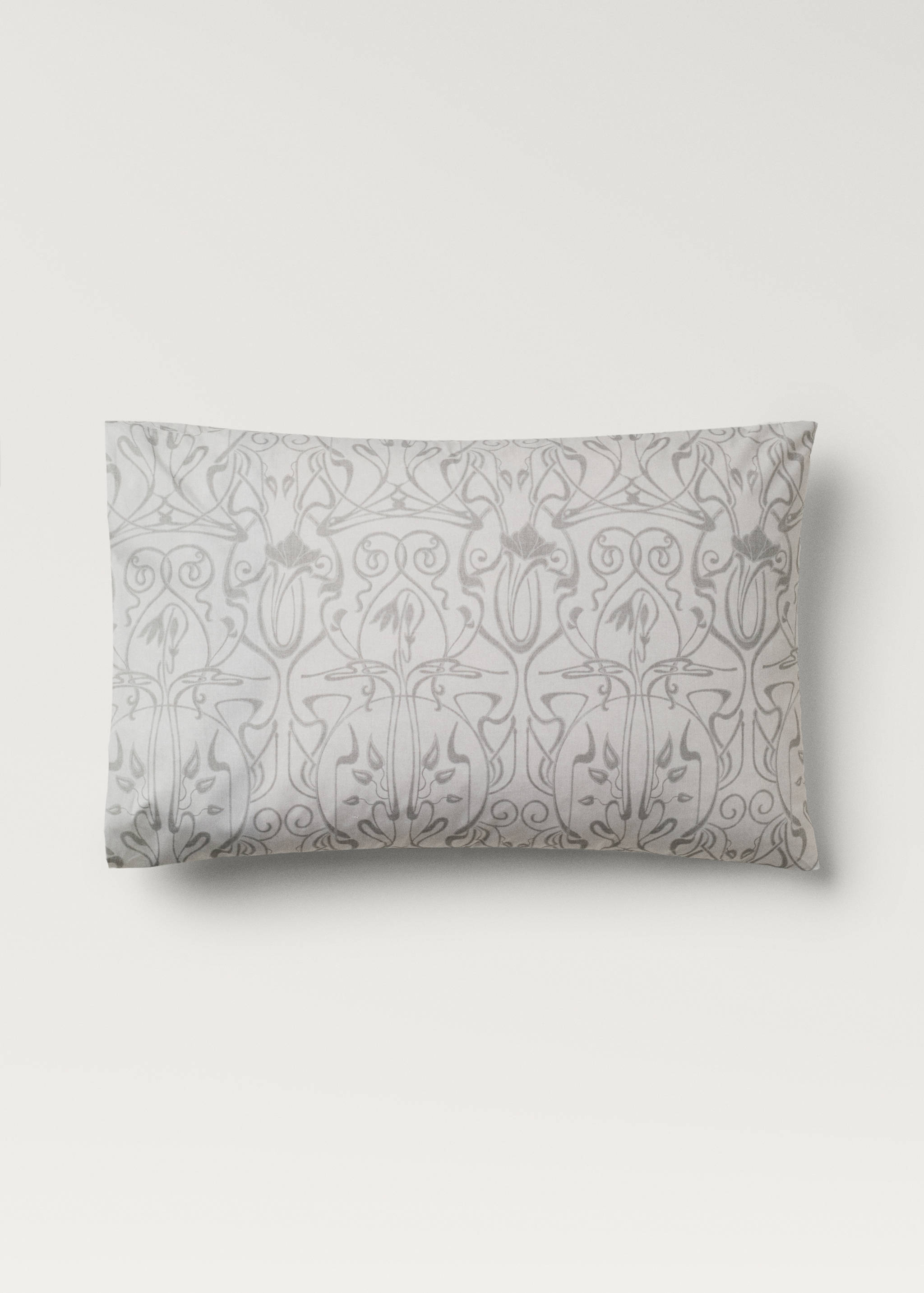 Two cotton percale ornamental-print pillowcases 50x75 cm - Article without model
