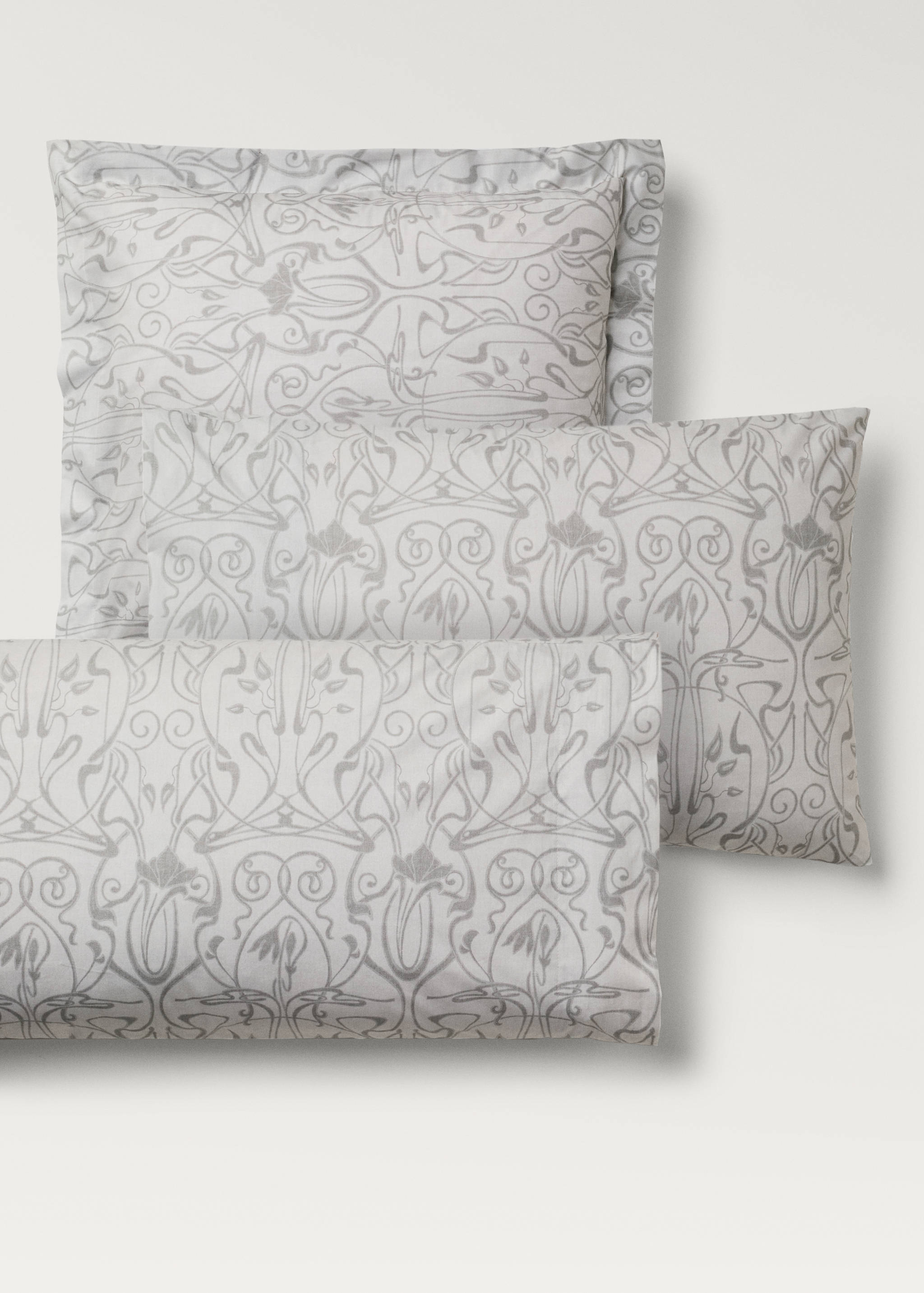 Two cotton percale ornamental-print pillowcases 60x60 cm - Details of the article 4