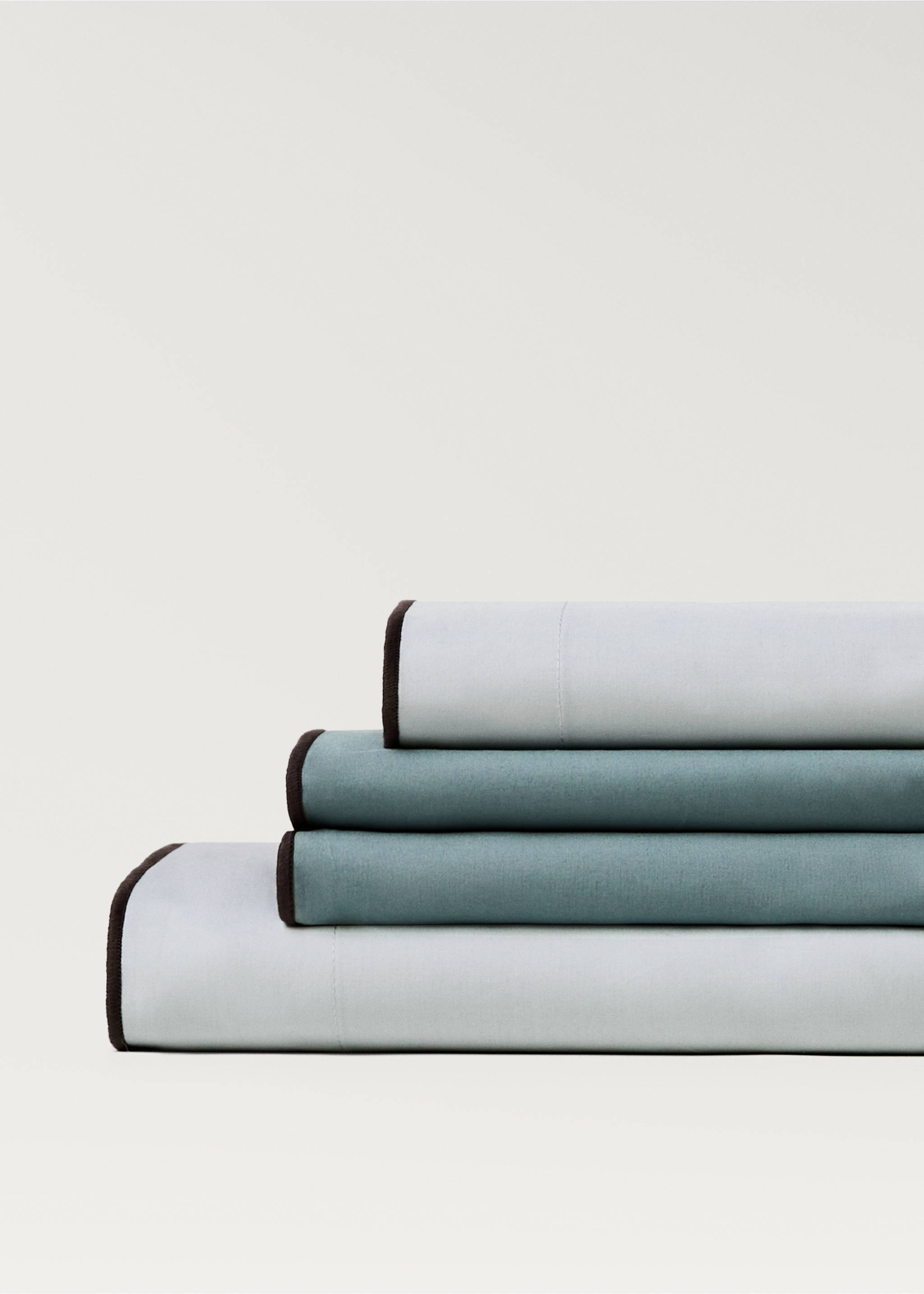 Percale cotton top sheet with overlock for 135/140 cm bed - Details of the article 1, Green. Ref: 87022953-00.