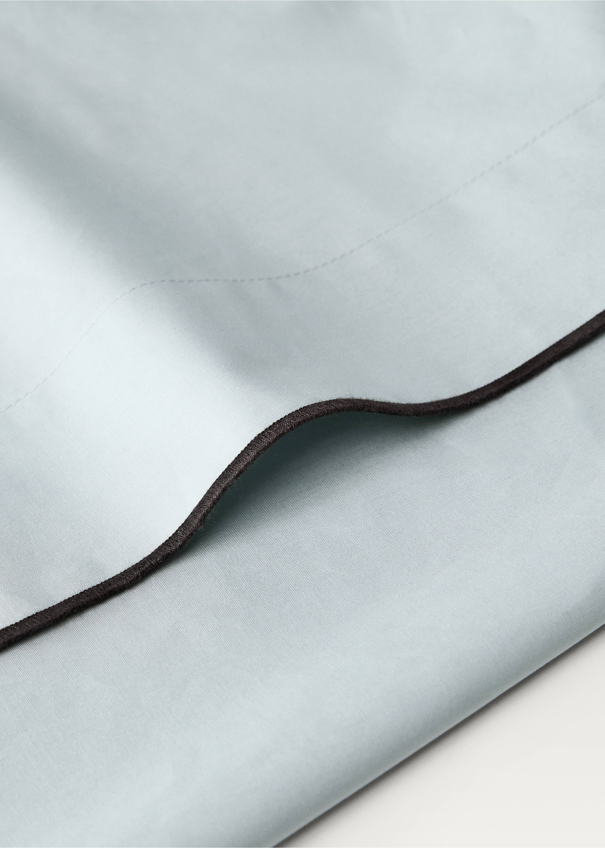 Percale cotton top sheet with overlock for 135/140 cm bed - Details of the article 2, Green. Ref: 87022953-00.