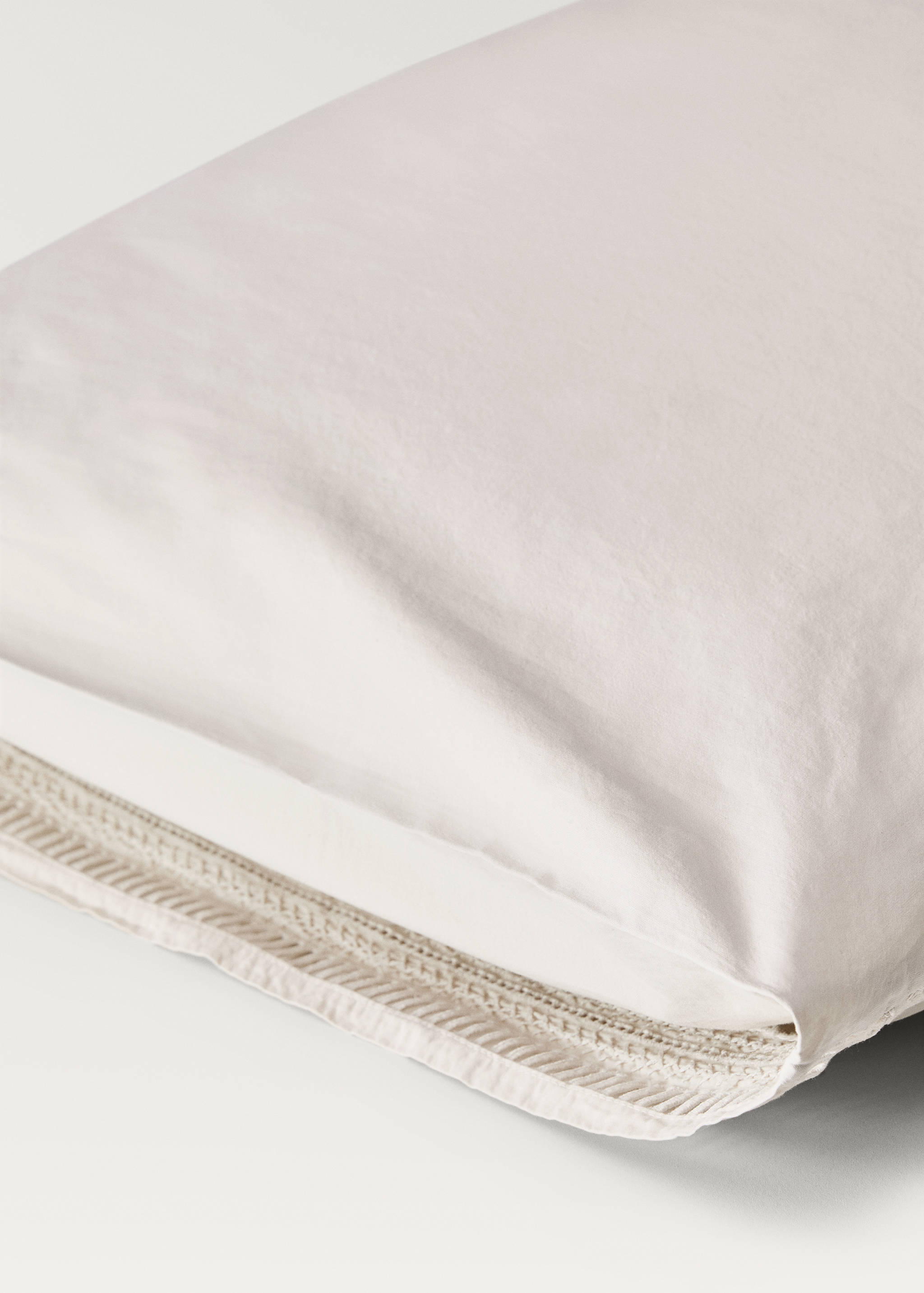 Two pillowcases with embroidered finish 50x75 cm - Details of the article 3