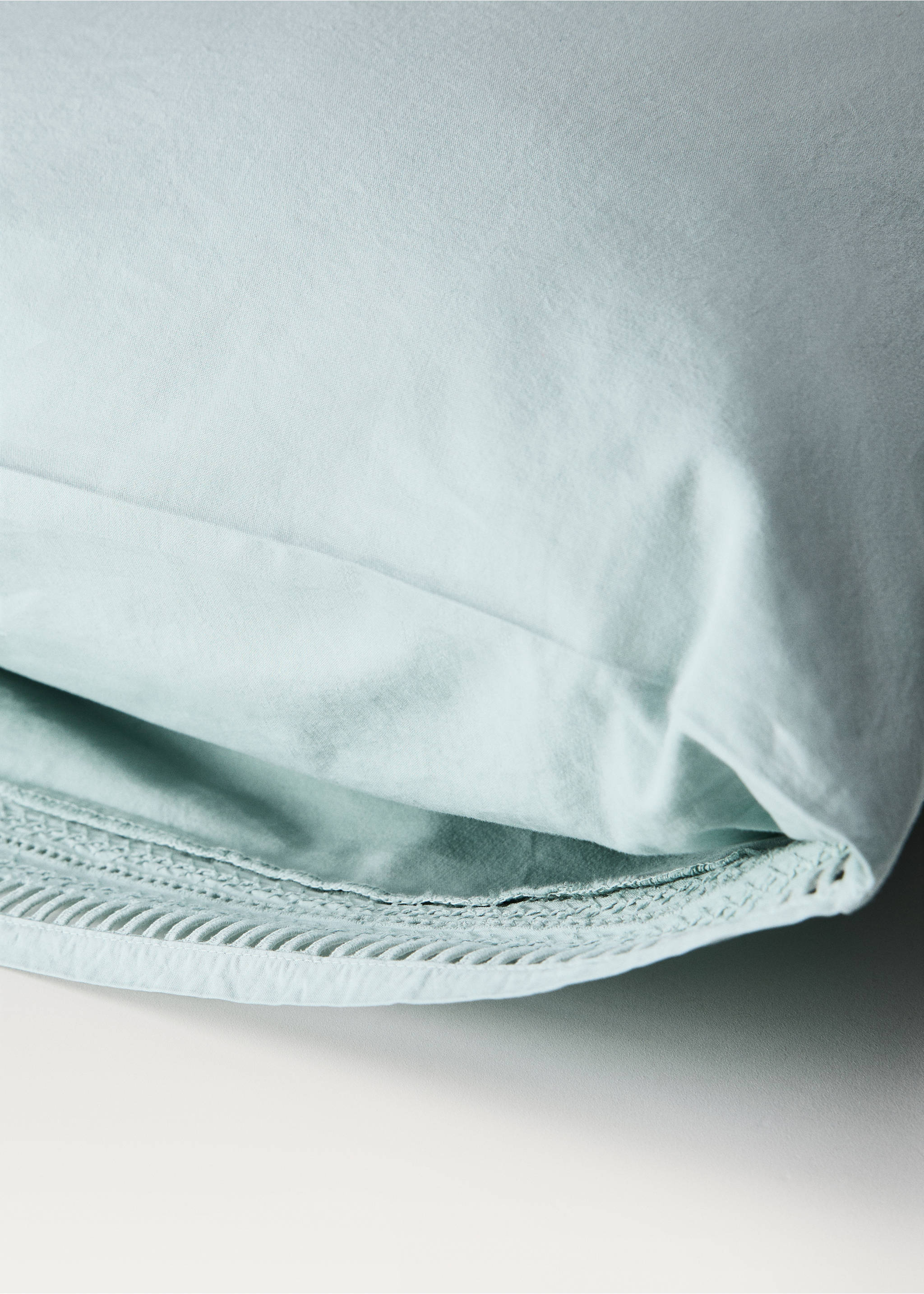 Dwie poszewki na poduszkę z haftowanym wykończeniem 50 x 75 cm - Szczegóły artykułu 3, Pastelowa zieleń. Ref: 87022959-00.