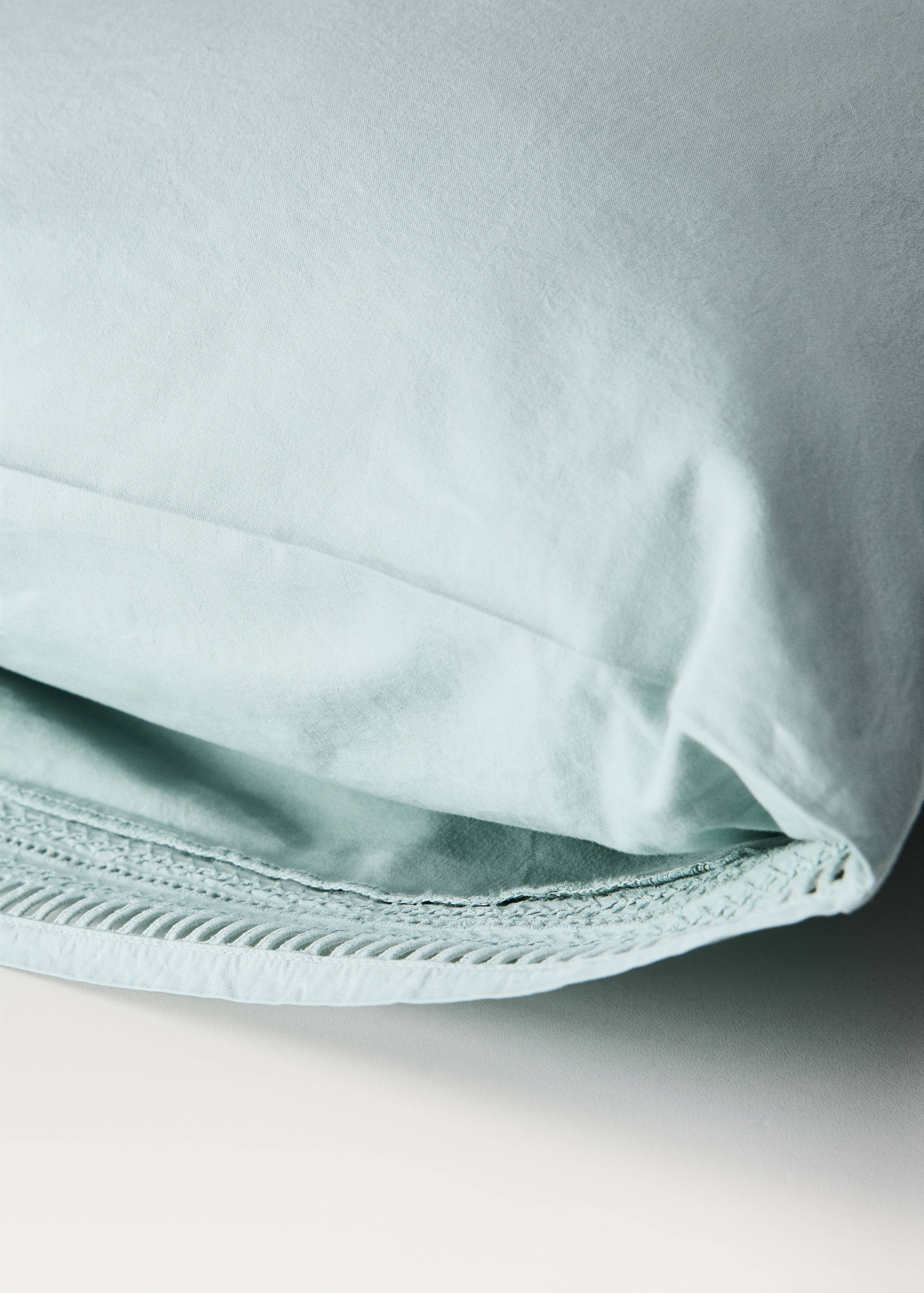 Two pillowcases with embroidered finish 50x75 cm - Details of the article 3