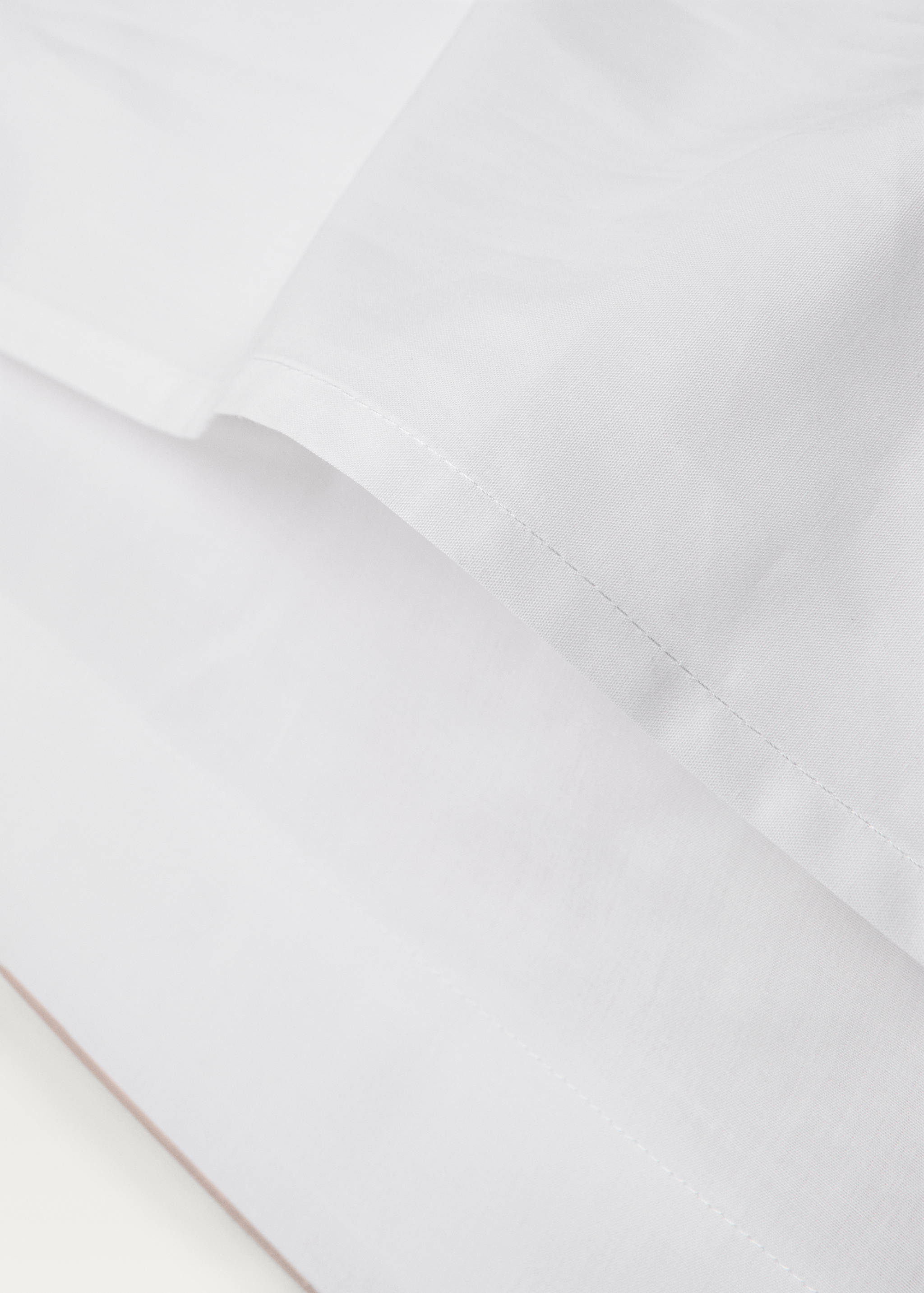 Two cotton percale pillowcases with double overlock 60x60 cm - Details of the article 2
