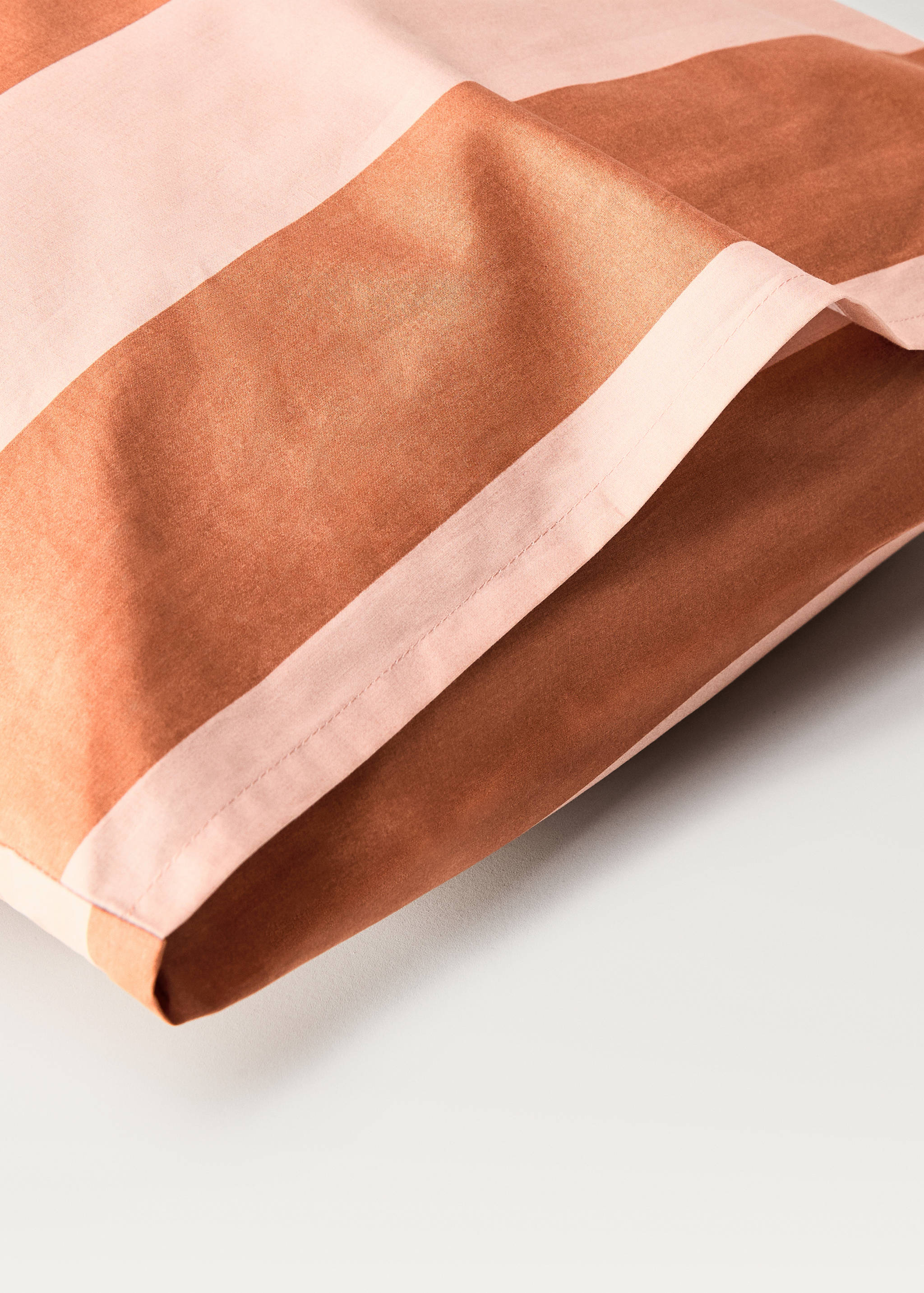 Two cotton percale striped pillowcases 50x75 cm - Details of the article 3