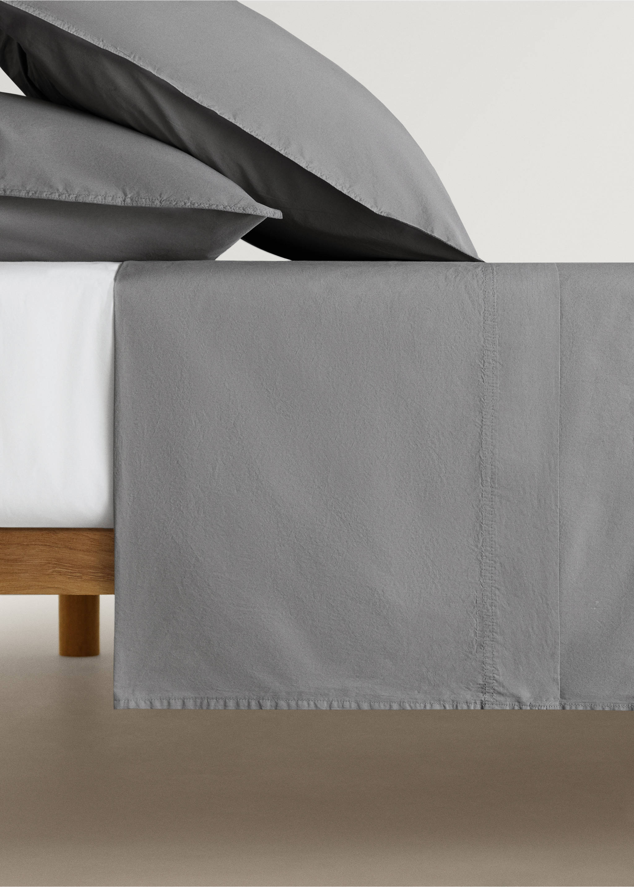 Cotton poplin double-stitched top sheet for 135/140 cm bed - Article without model, Medium Grey. Ref: 87023031-00.
