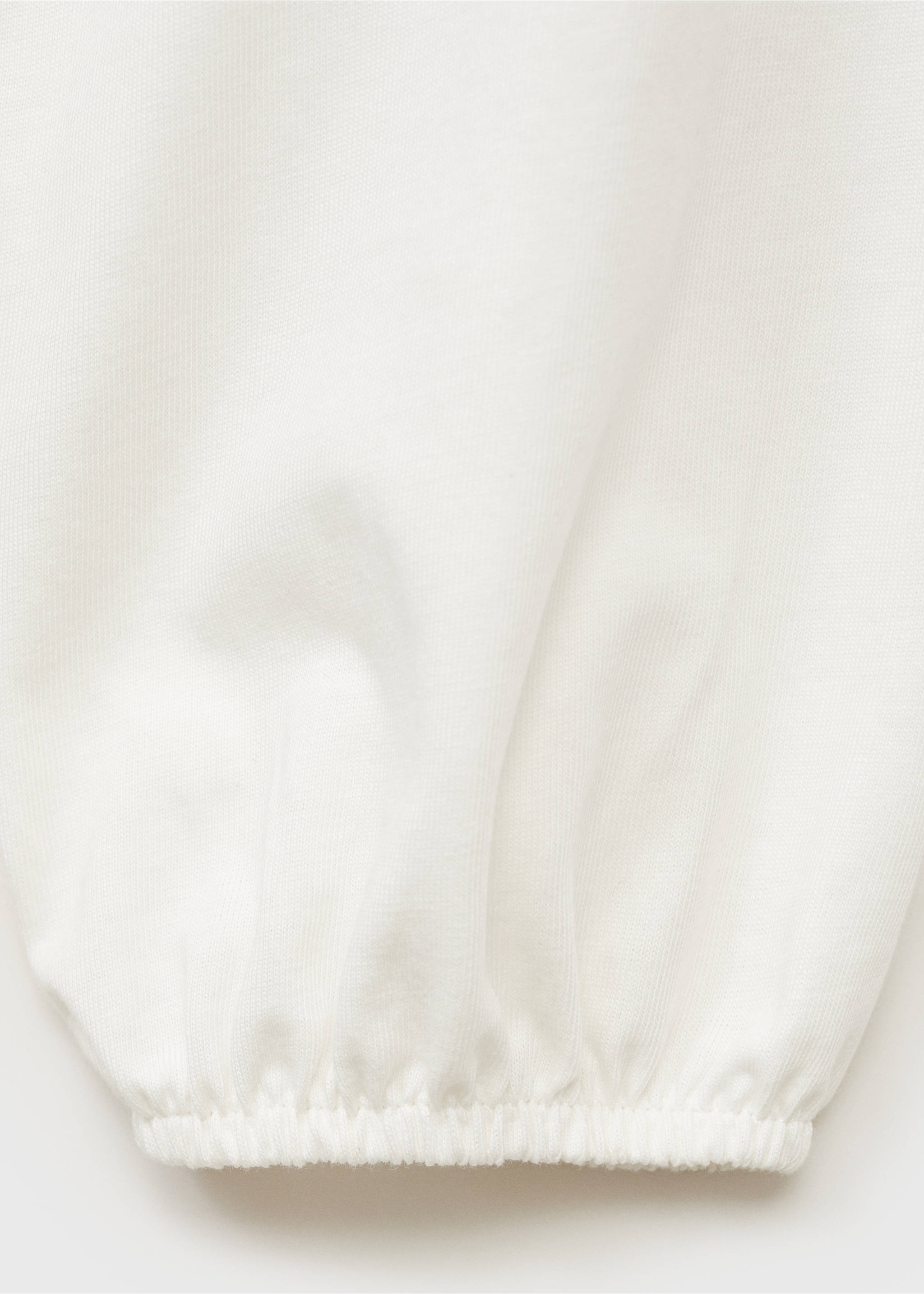 Samarreta asimètrica volant - Detall de l'article 0, Blanc trencat. Ref: 87023277-00.