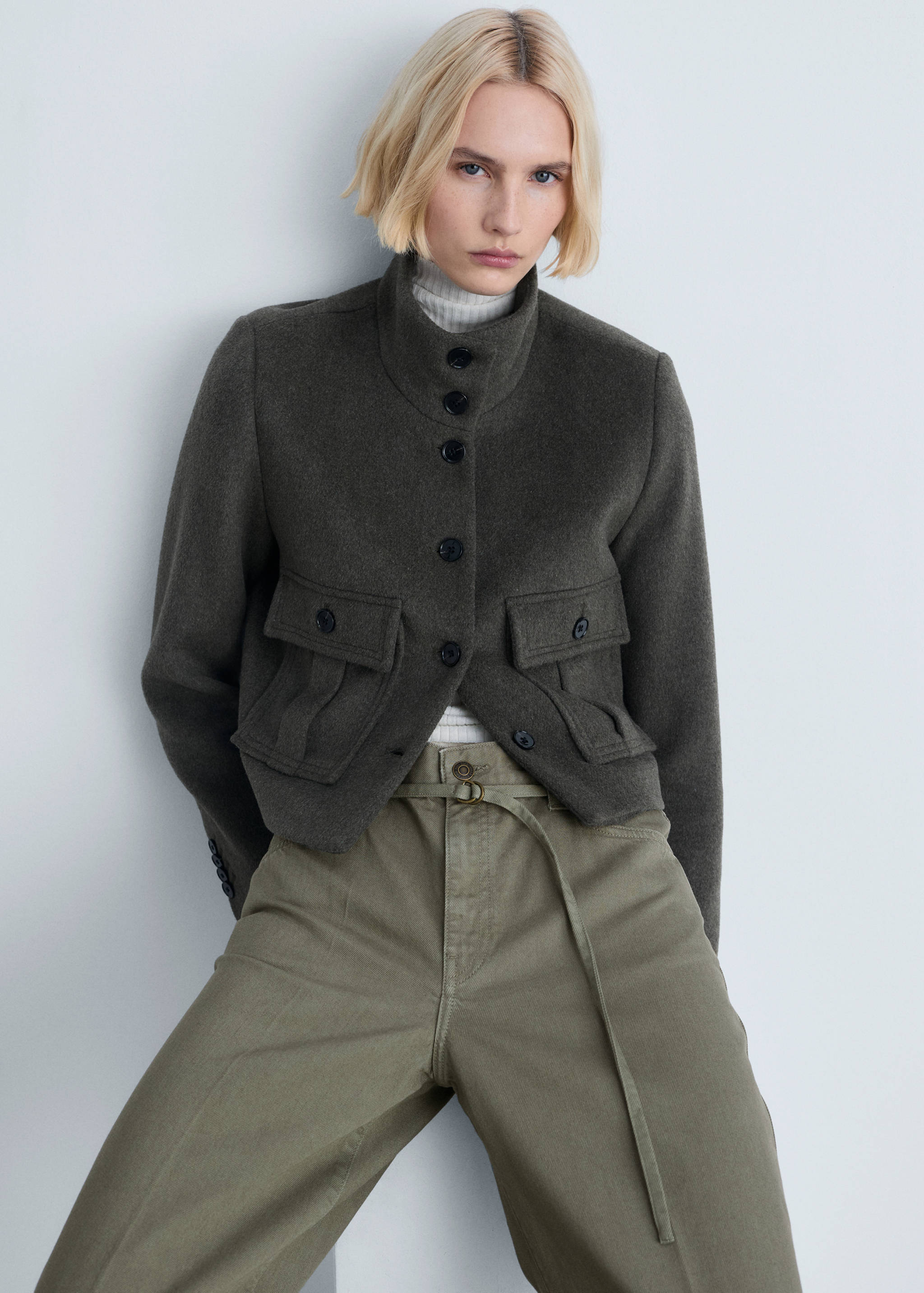 Wideleg-Jeans mit Gürteldetail - Detail des Artikels 1