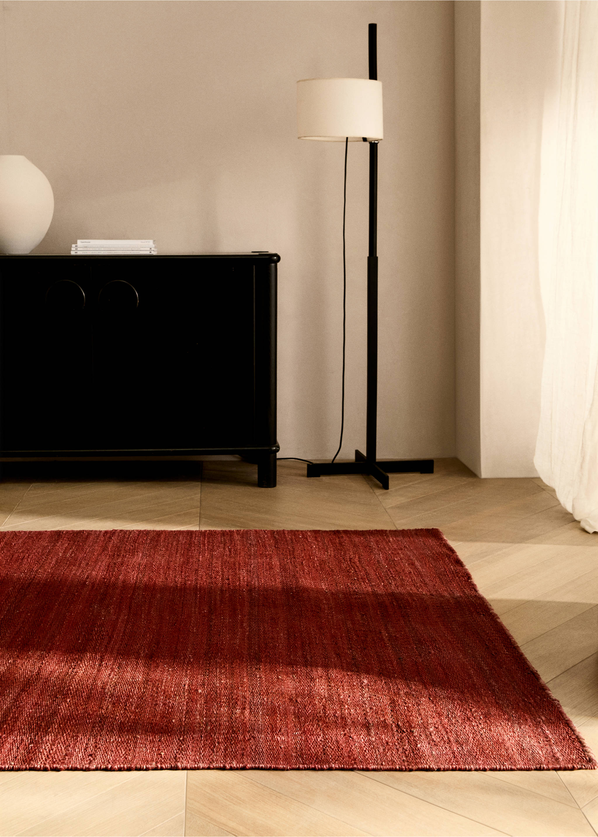 Overdyed braided rug - General plane