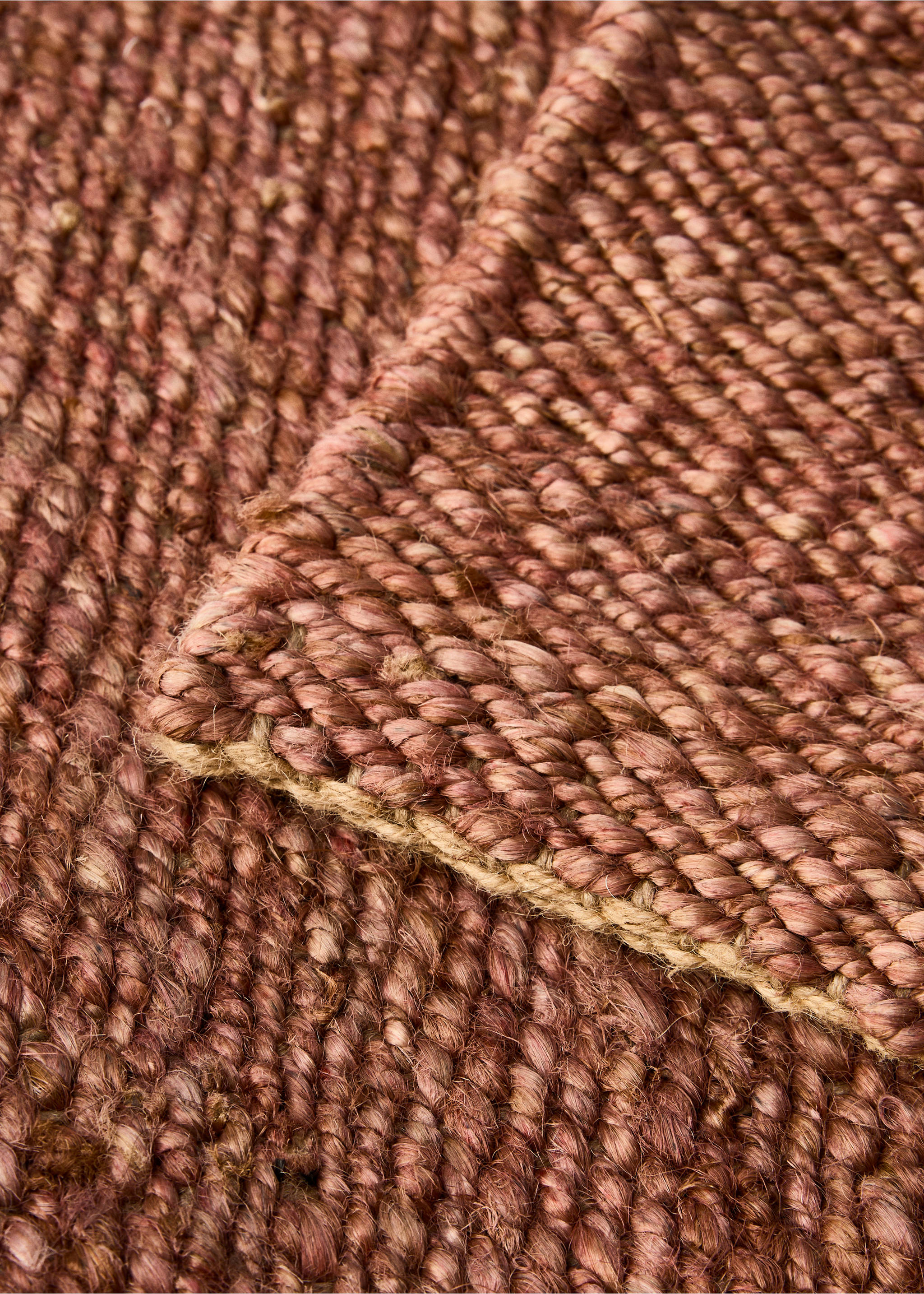 Braided overdyed jute rug - Details of the article 2, Red. Ref: 87023298-00.