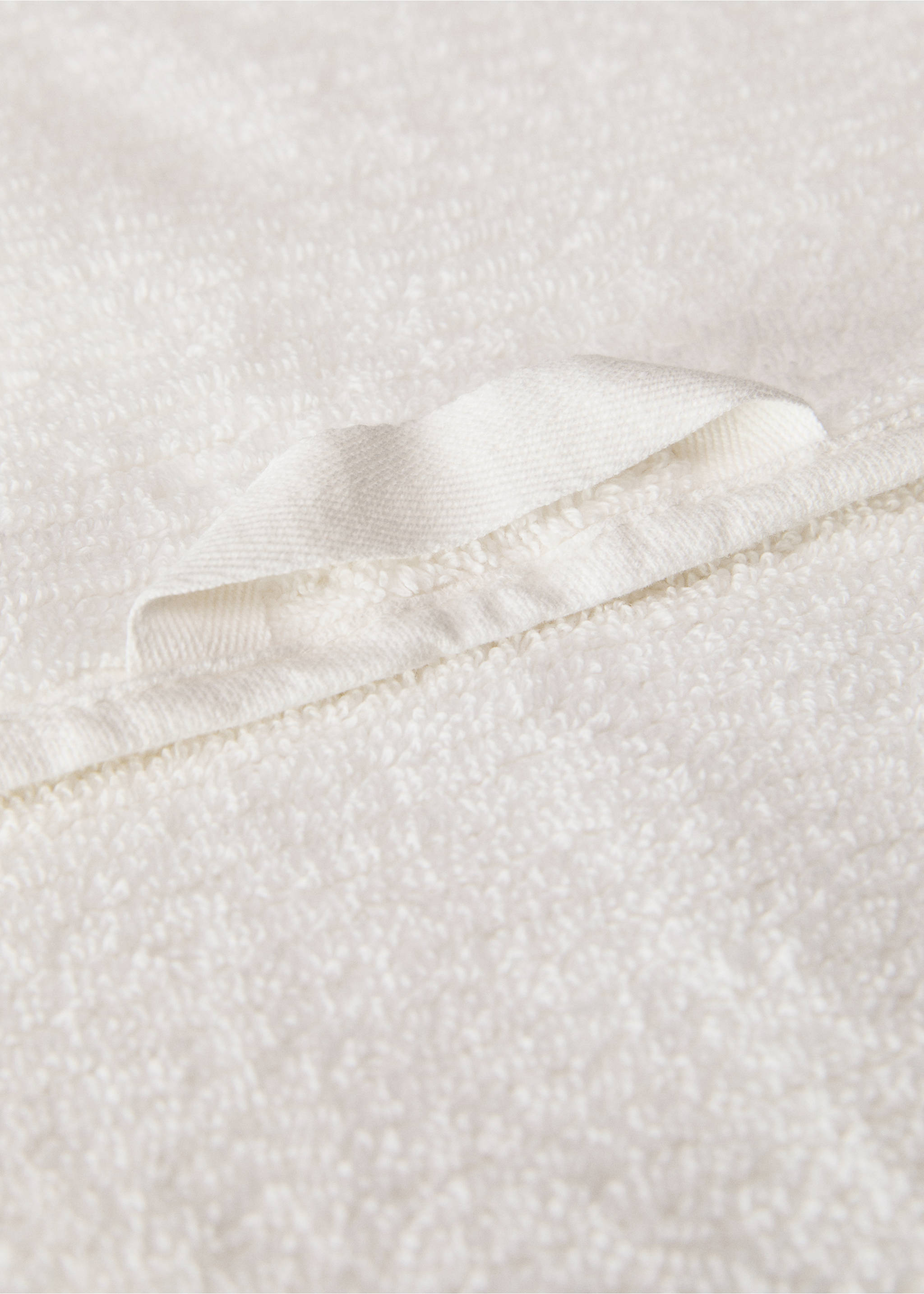 Serviette invité relief rayures franges - Détail de l'article 1, Blanc. Ref: 87023311-00.