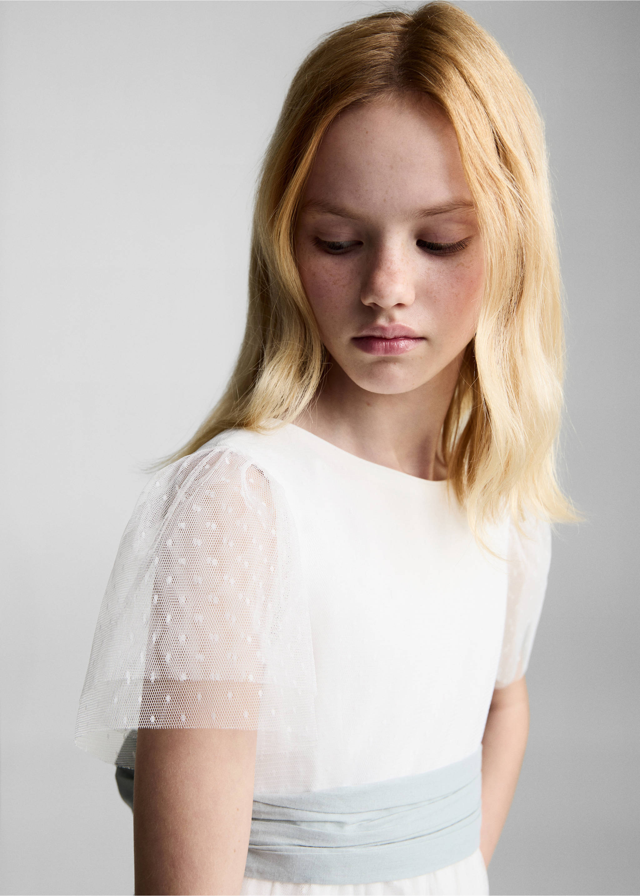 Plumetis-Kleid mit Schleife - Detail des Artikels 1, Weiß. Ref: 87023640-00.