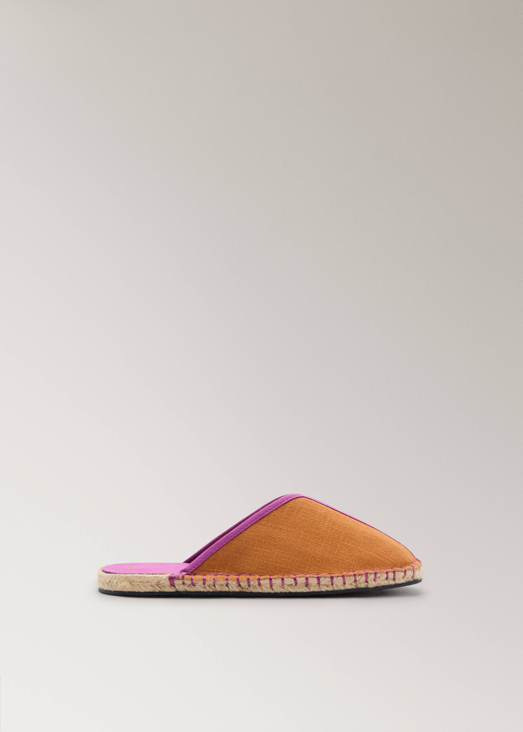 Sabatilles pala detall contratast - Article sense model