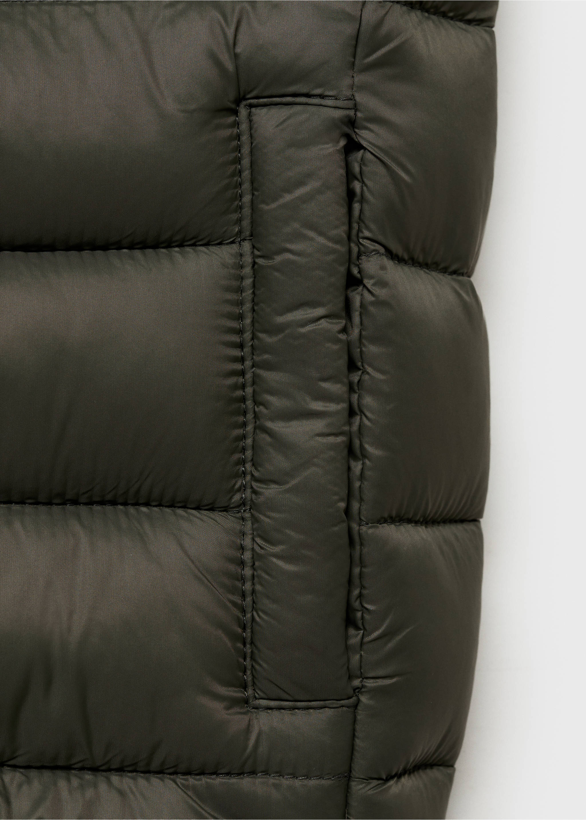 Quilted gilet - Details of the article 0, Khaki. Ref: 87023652-00.