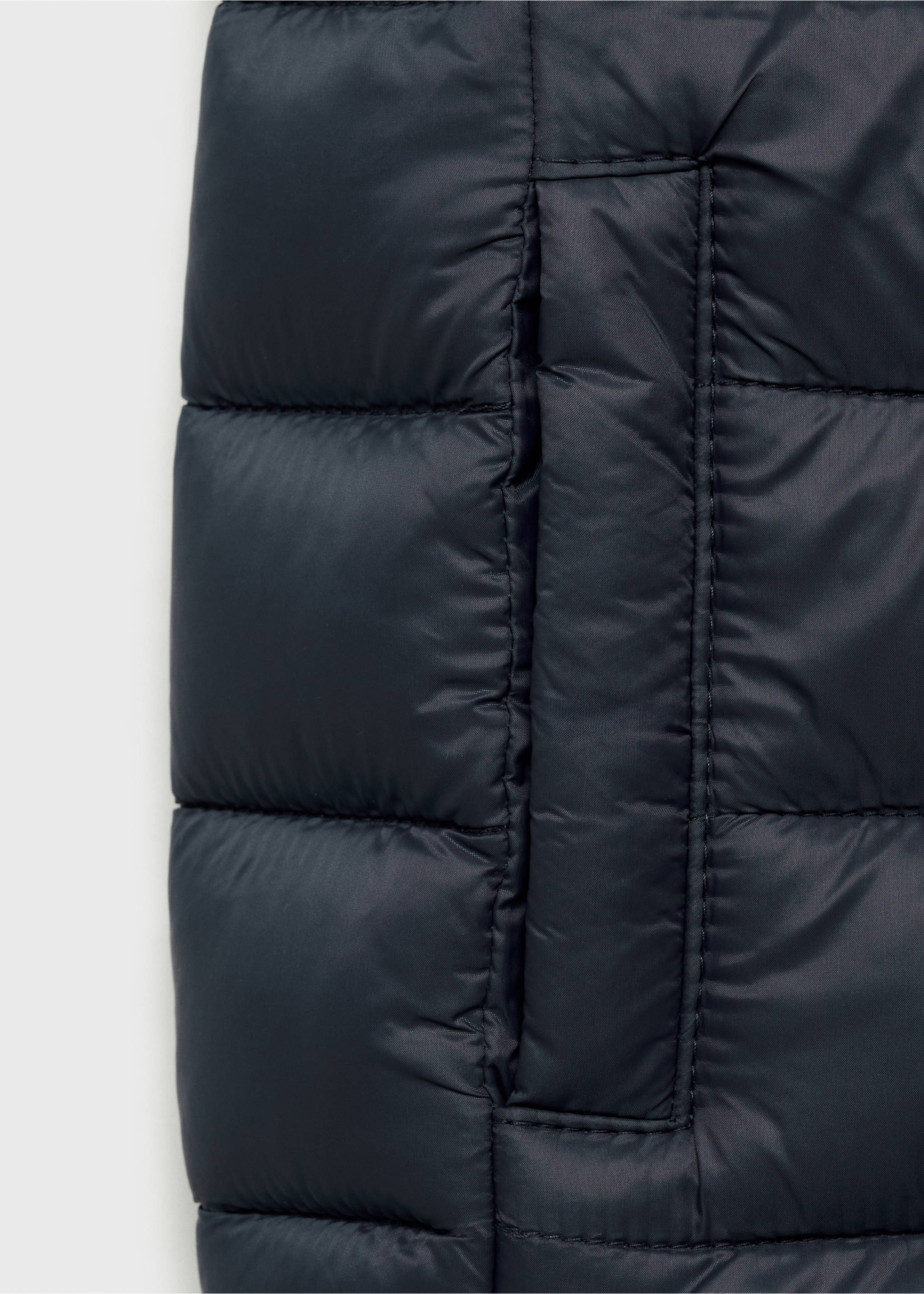Quilted gilet - Details of the article 0, Dark Navy. Ref: 87023652-00.