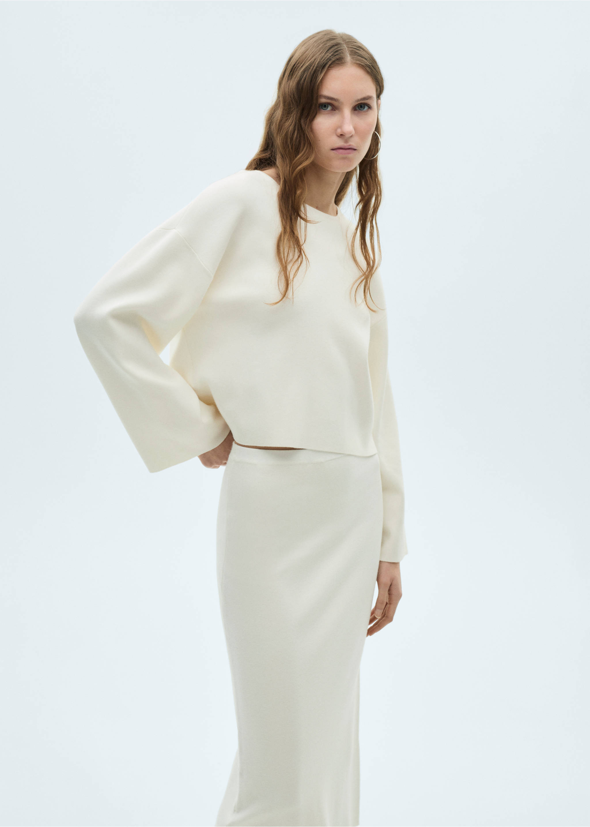 Knitted sweater with oversized sleeves - Medium plane, Ecru. Ref: 87024074-00.
