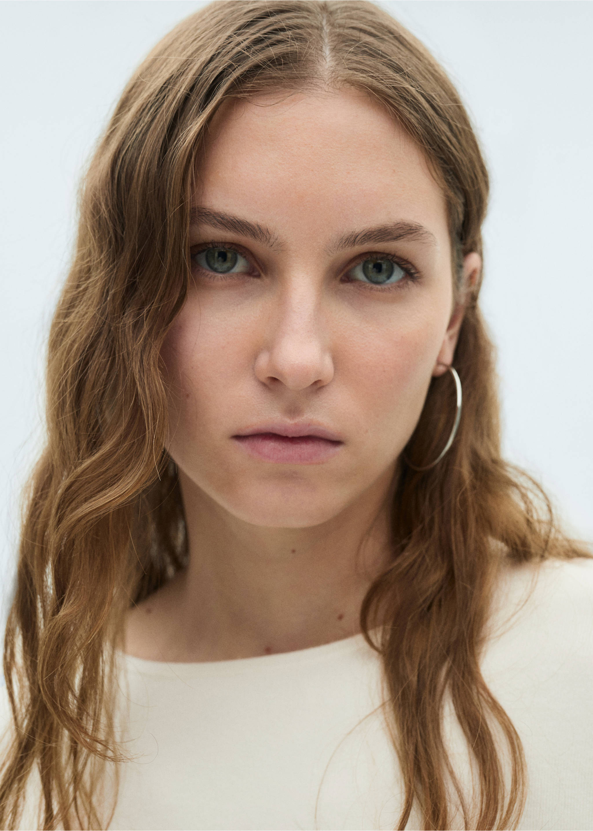 Knitted sweater with oversized sleeves - Details of the article 1, Ecru. Ref: 87024074-00.