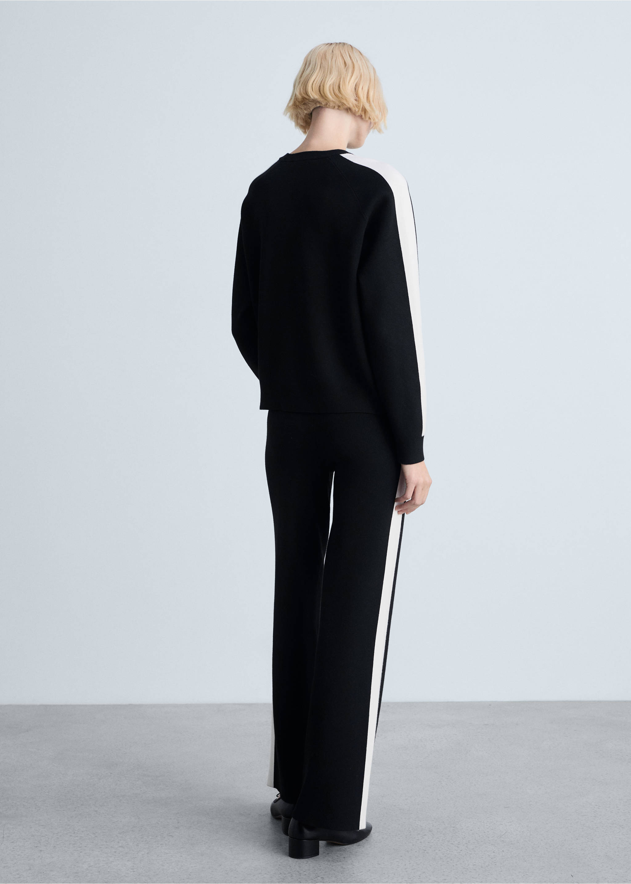 Contrasting stripe knitted sweater - Reverse of the article, Black. Ref: 87024076-00.