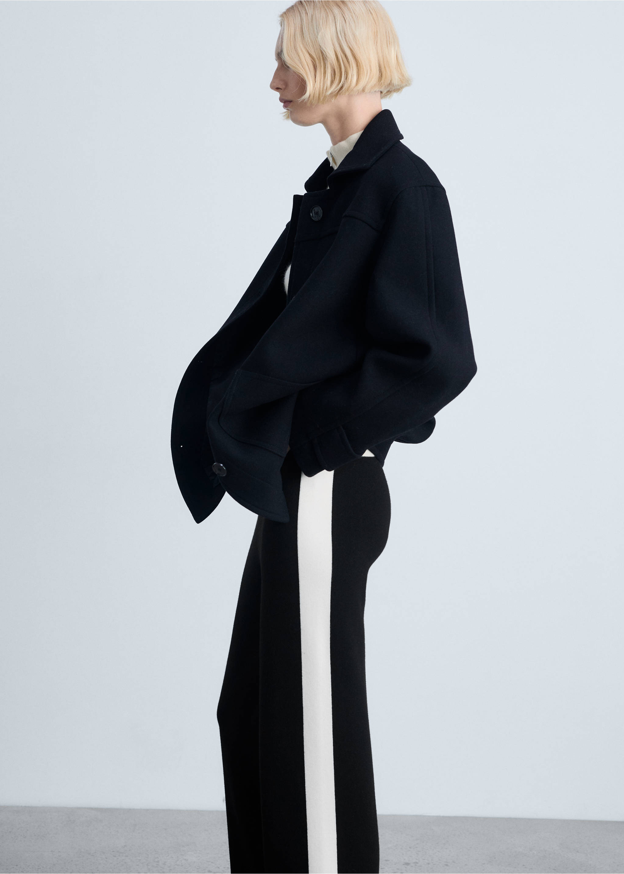 Contrasting stripe knitted sweater - Details of the article 2, Black. Ref: 87024076-00.