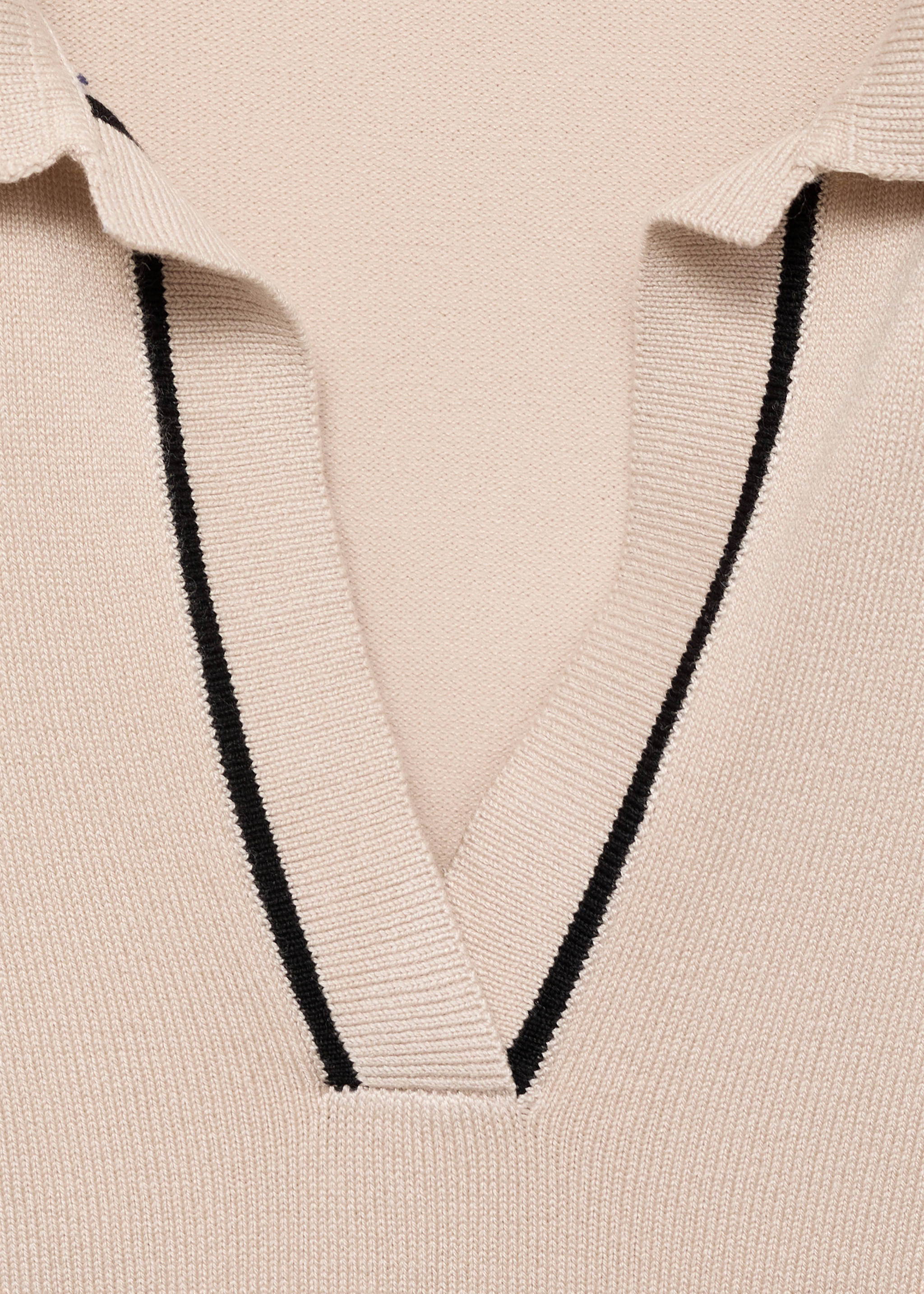 Sweater with contrasting lapels and trims - Details of the article 8