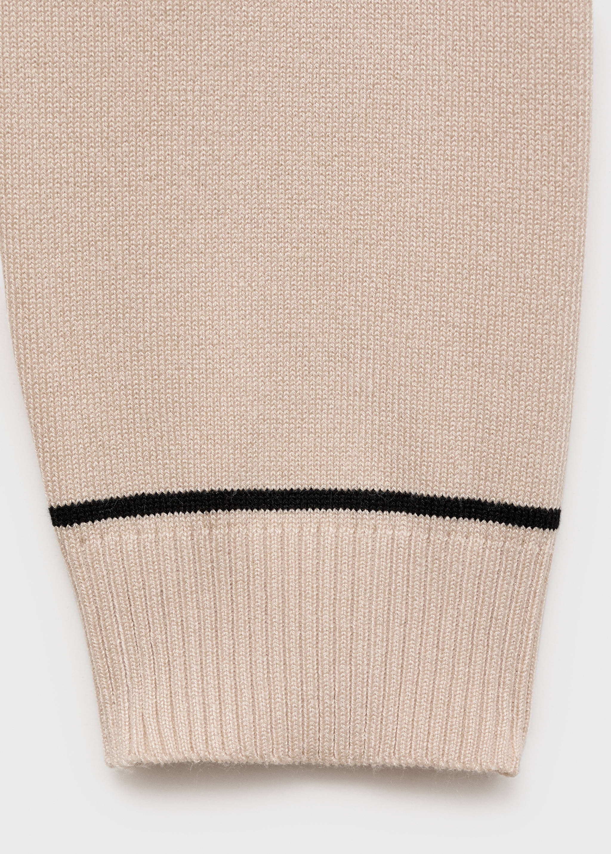 Sweater with contrasting lapels and trims - Details of the article 0