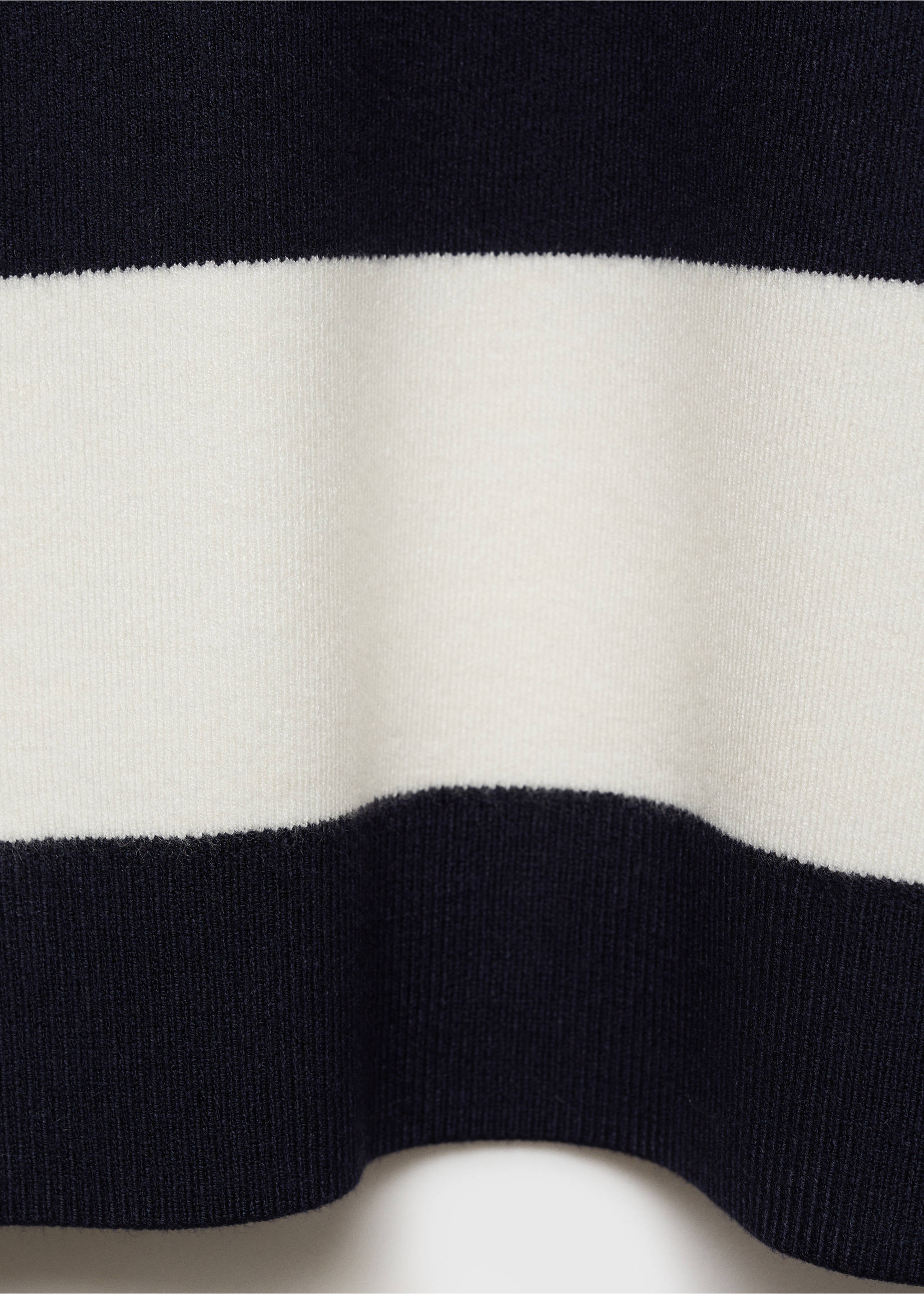 Streifenpulli mit Rundhalsausschnitt - Detail des Artikels 0, Dunkles Marineblau. Ref: 87024079-00.