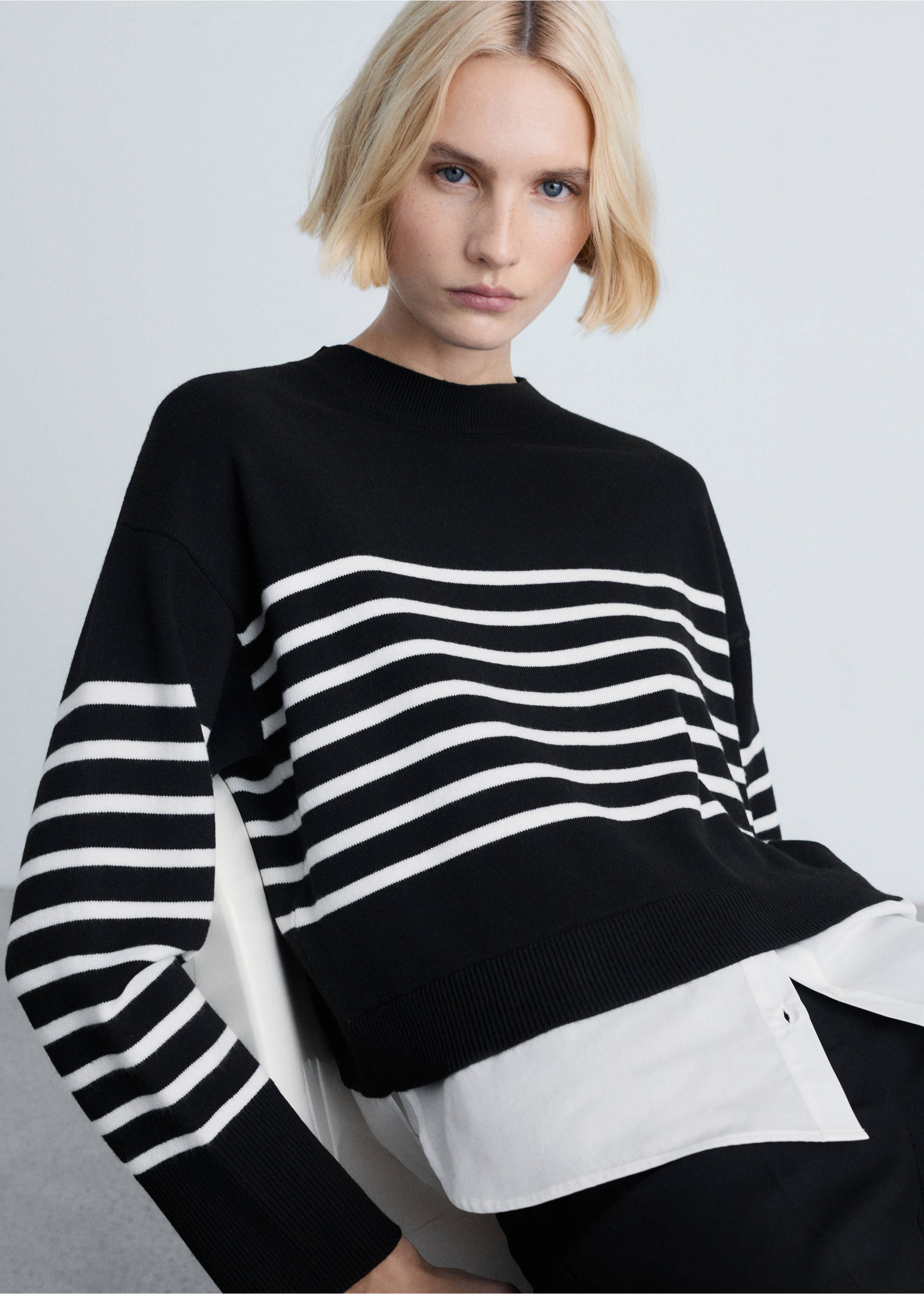 Combined knitted sweater - Details of the article 1, Black. Ref: 87024080-00.