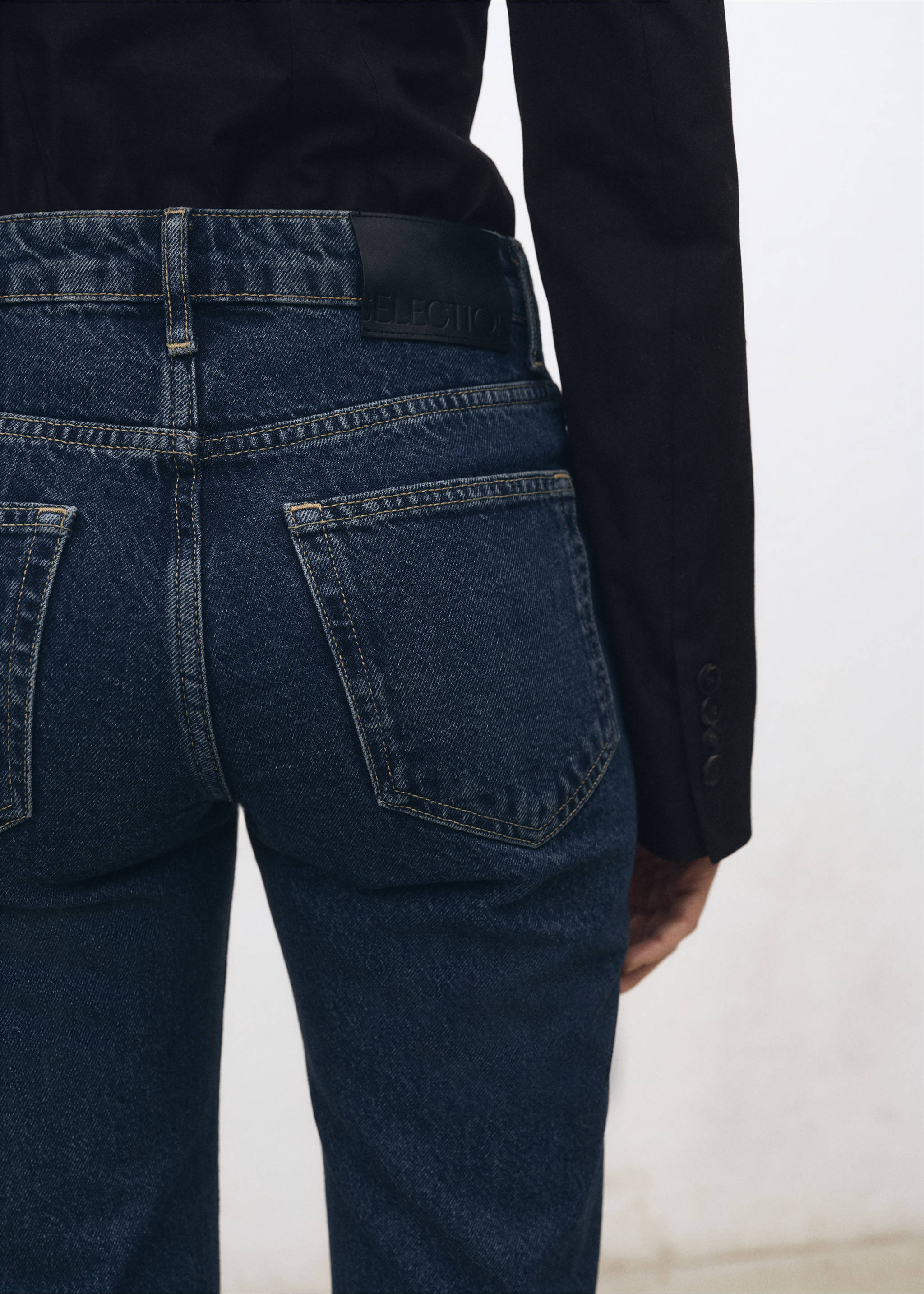 High-waist flared jeans - Detail van het artikel 6, Donkerblauw. Ref: 87024081-00.