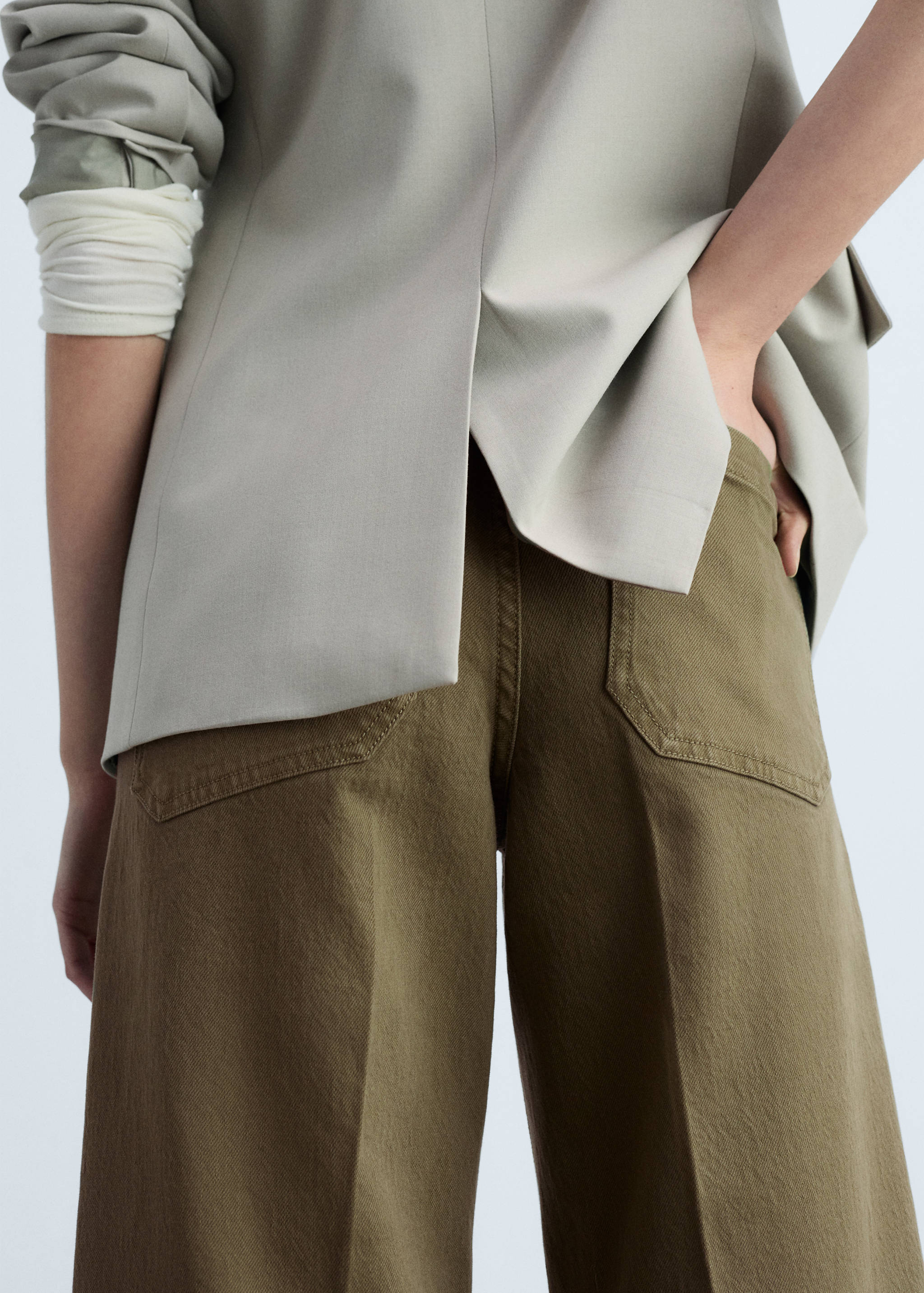 Wide leg jeans with pockets - Details of the article 1