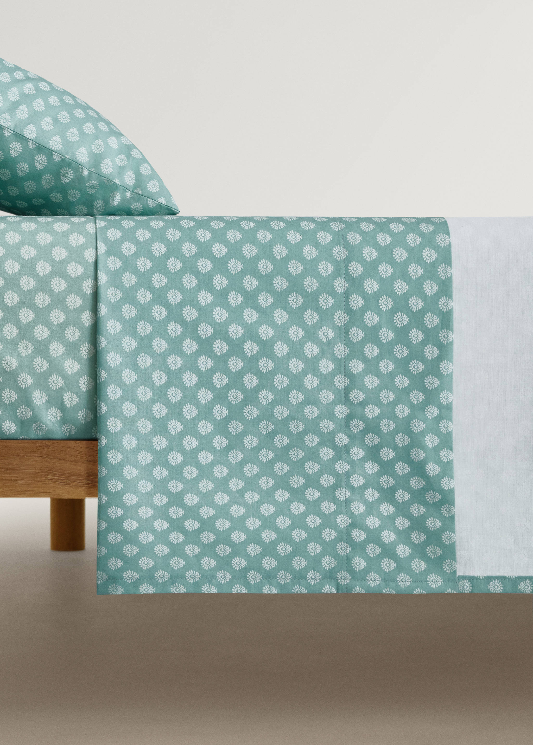 Πανωσέντονο για κούνια από βαμβάκι μερσεριζέ με μικρό λουλούδι - Προϊόν χωρίς μοντέλο