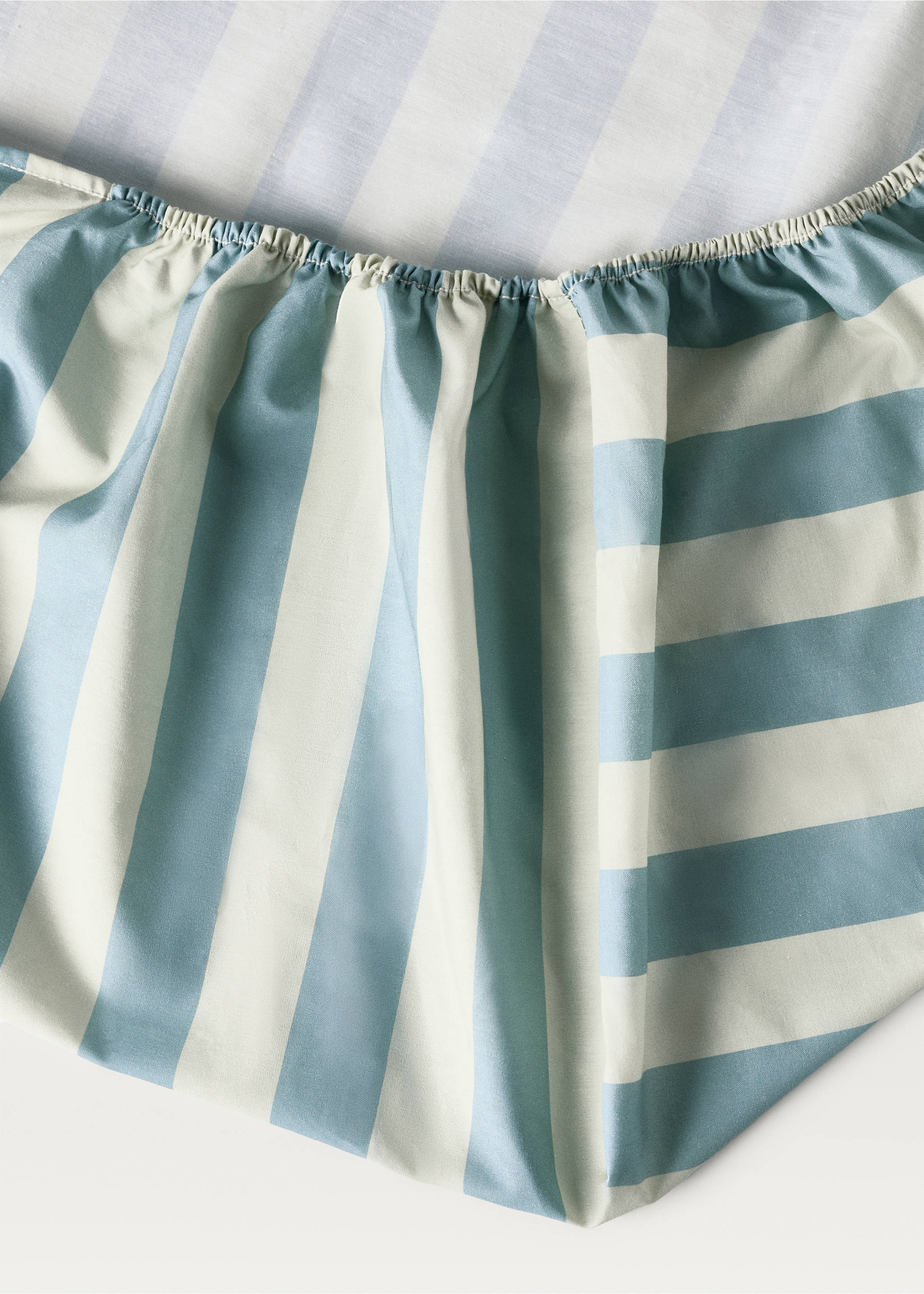 Cotton percale thick-striped children's fitted sheet for 90cm bed - Details of the article 1, Blue. Ref: 87024088-00.