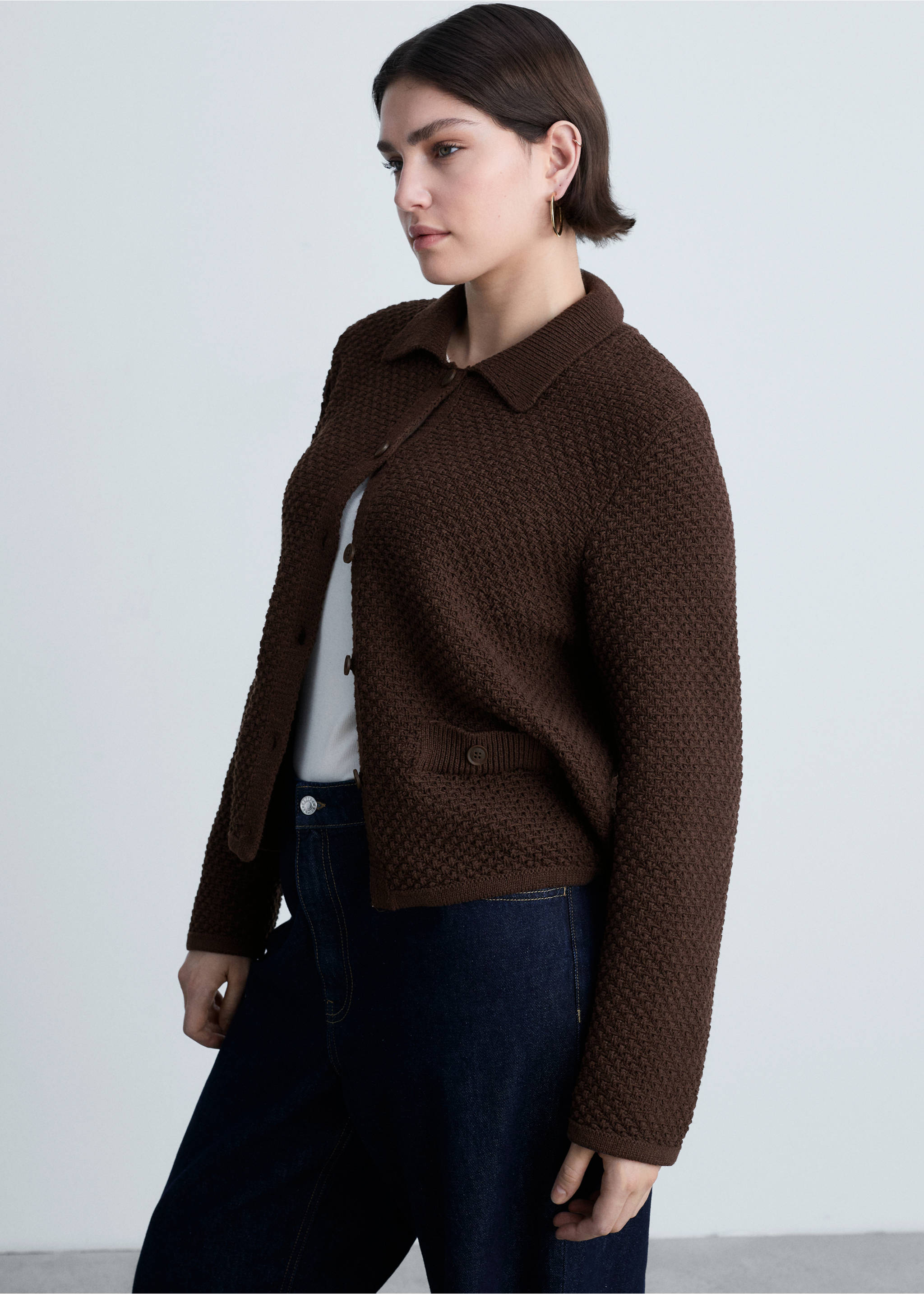 Polo-neck knitted jacket - Details of the article 5, Brown. Ref: 87024091-00.