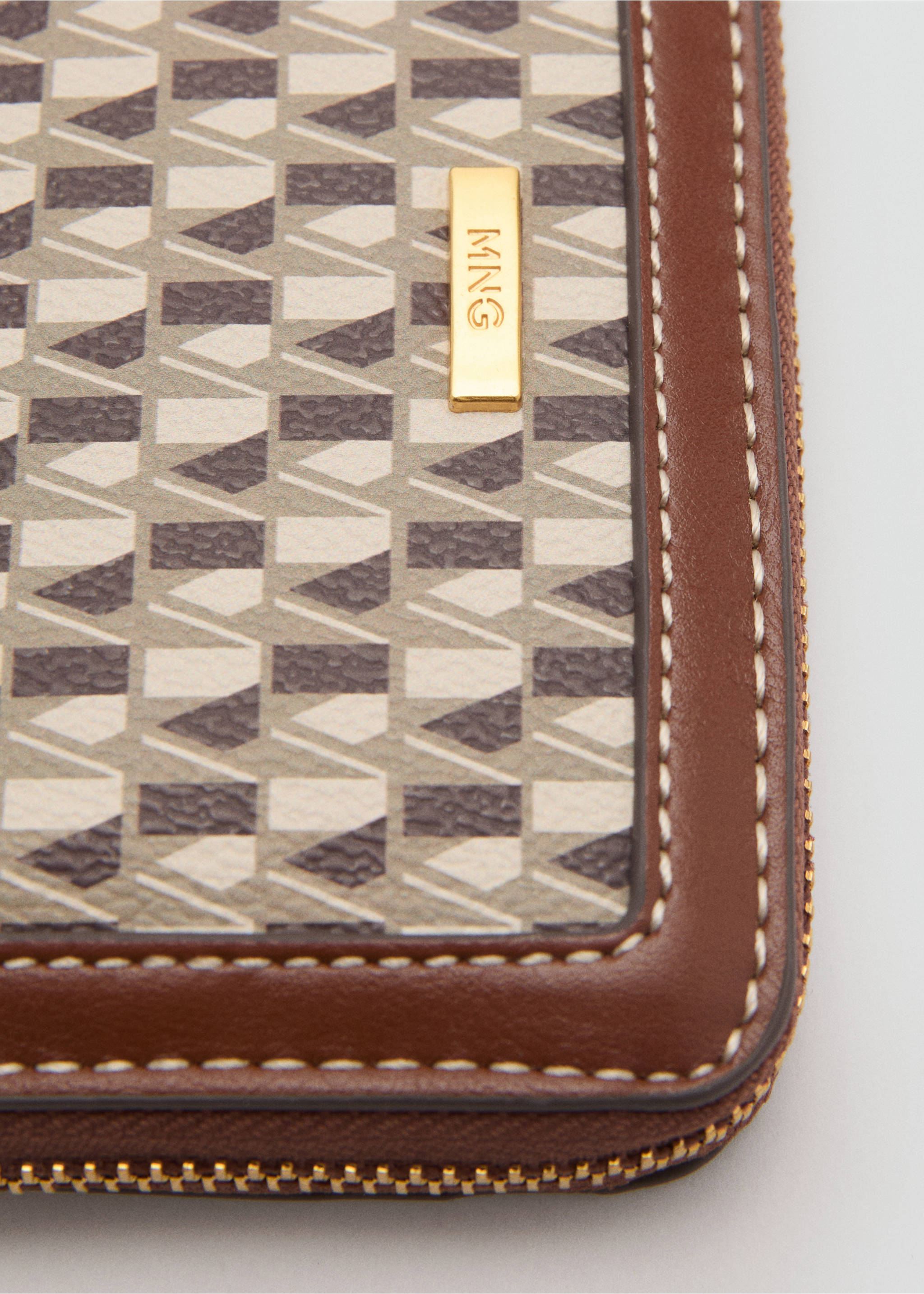 Coin purse with printed logo - Details of the article 1, Leather. Ref: 87024096-00.