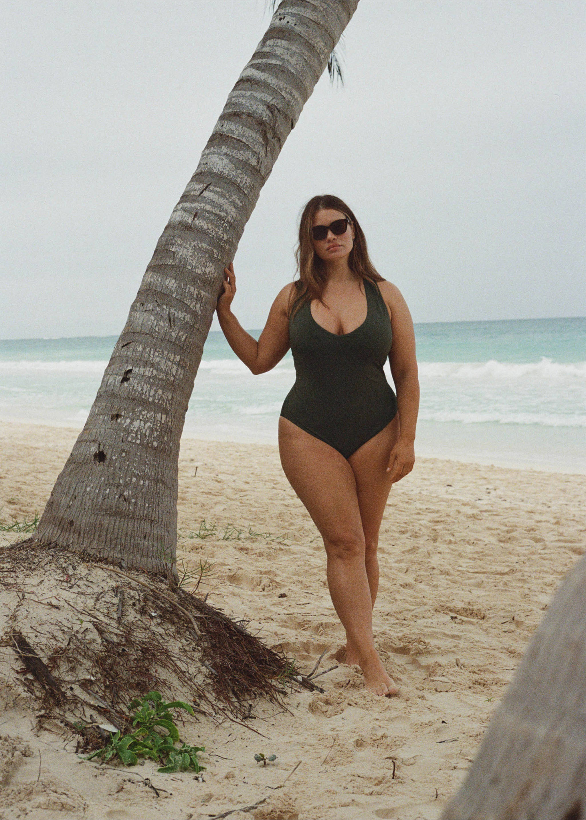 Crossover back swimsuit - Details of the article 6, Khaki. Ref: 87024391-00.