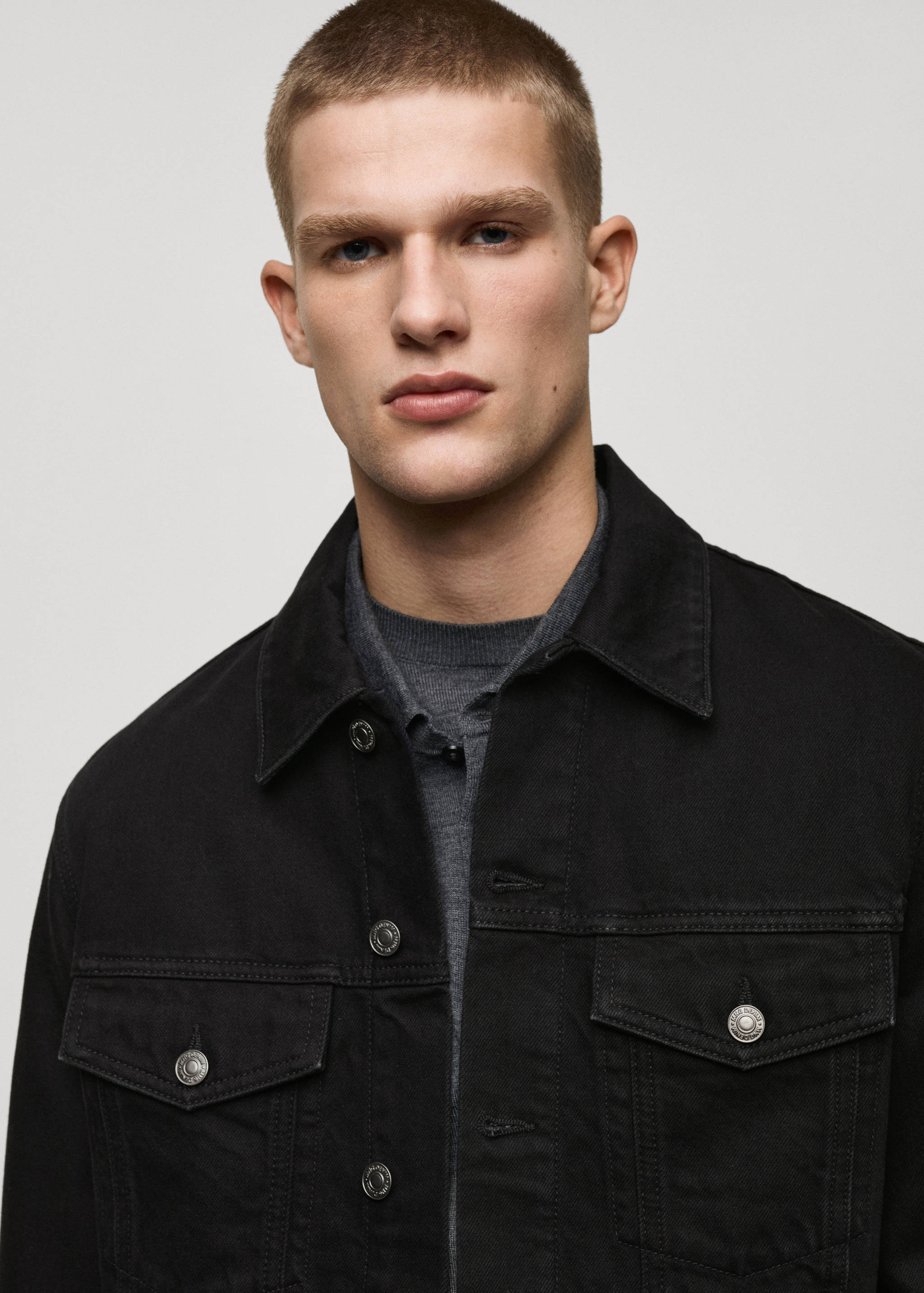 Denim jacket pockets - Details of the article 1