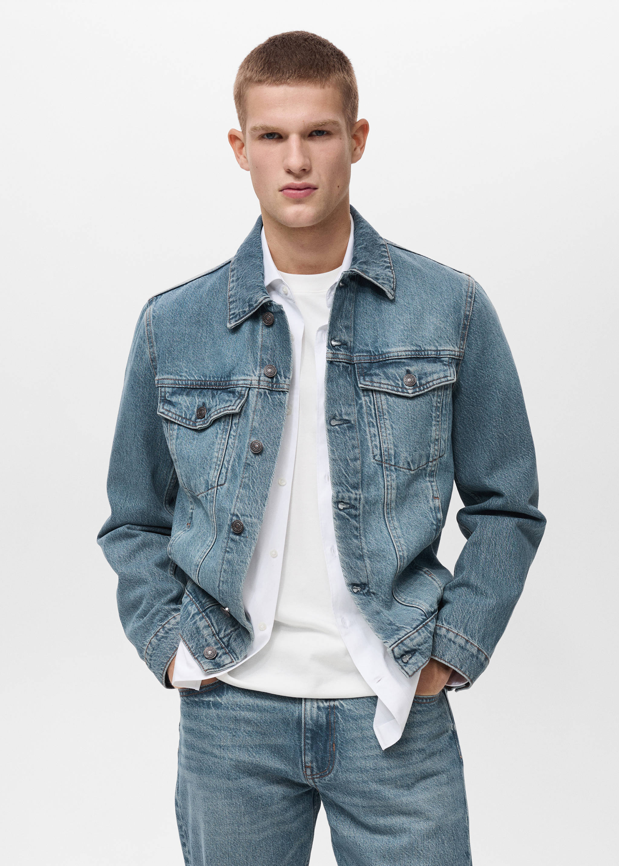 Denim jacket with worn-out effect - Medium plane