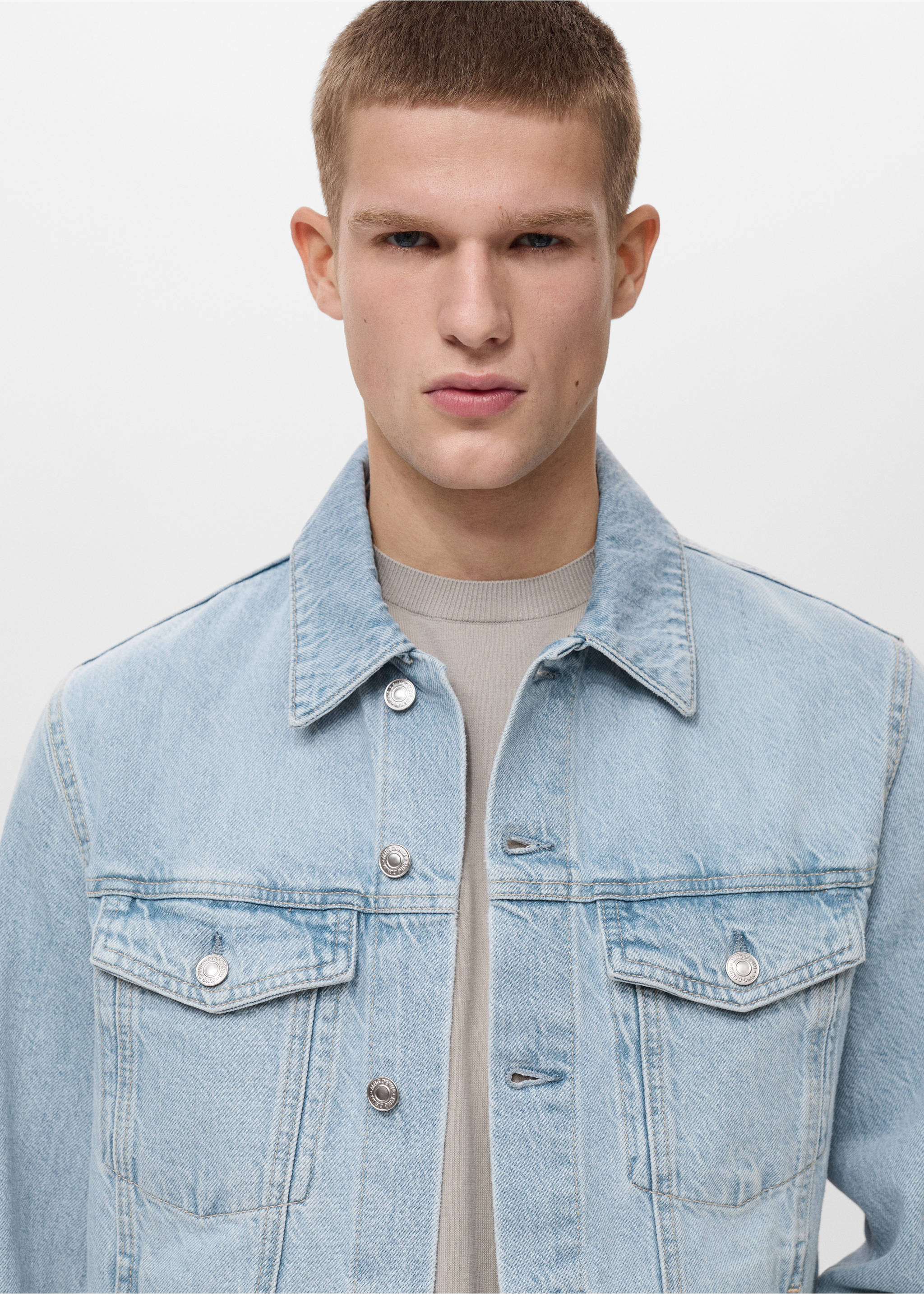 Denim jacket pockets - Details of the article 1, Light Blue. Ref: 87024400-00.