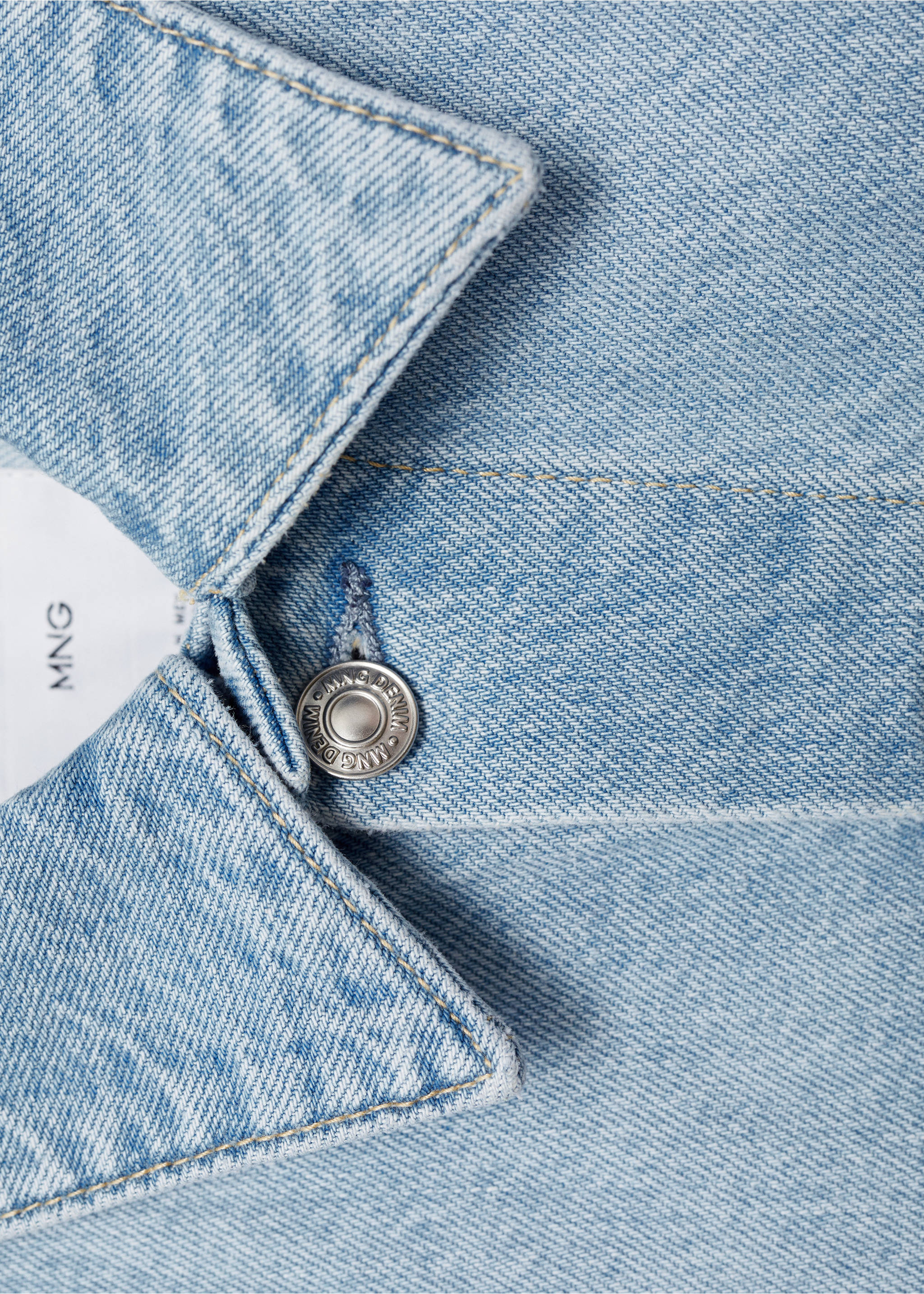 Denim jacket pockets - Details of the article 8, Light Blue. Ref: 87024400-00.