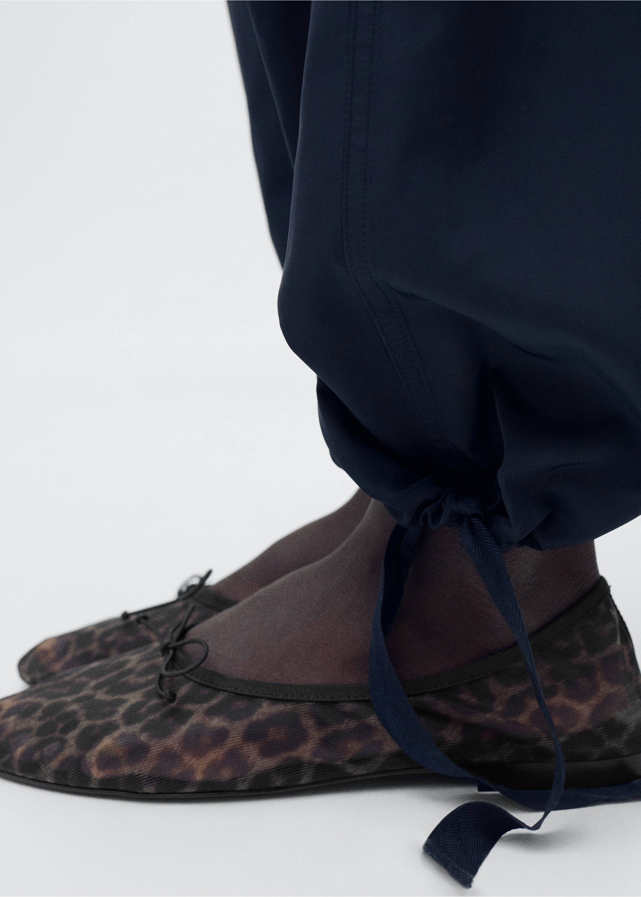 Ballerines en maille filet imprimé animal - Détail de l'article 9, Noir. Ref: 87024416-00.