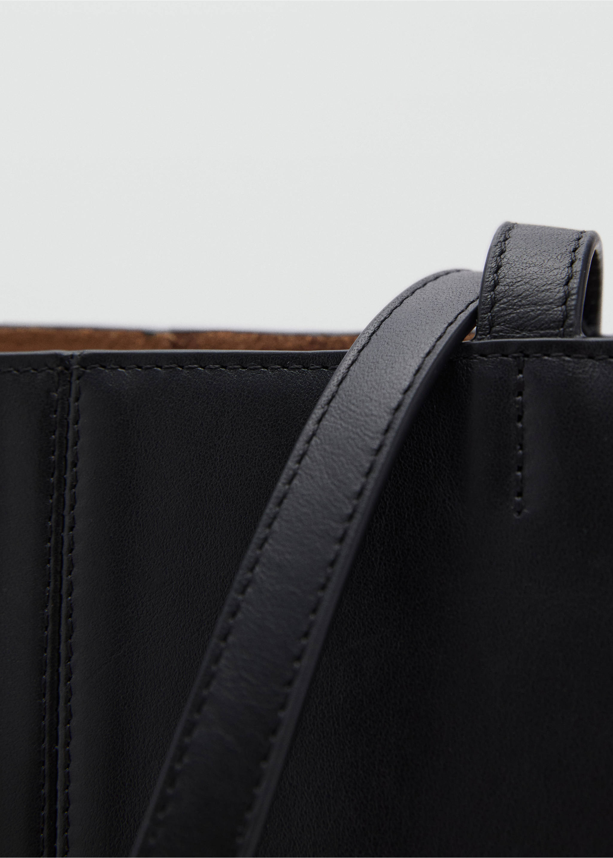 Medium leather shopper bag - Details of the article 2, Black. Ref: 87024420-00.