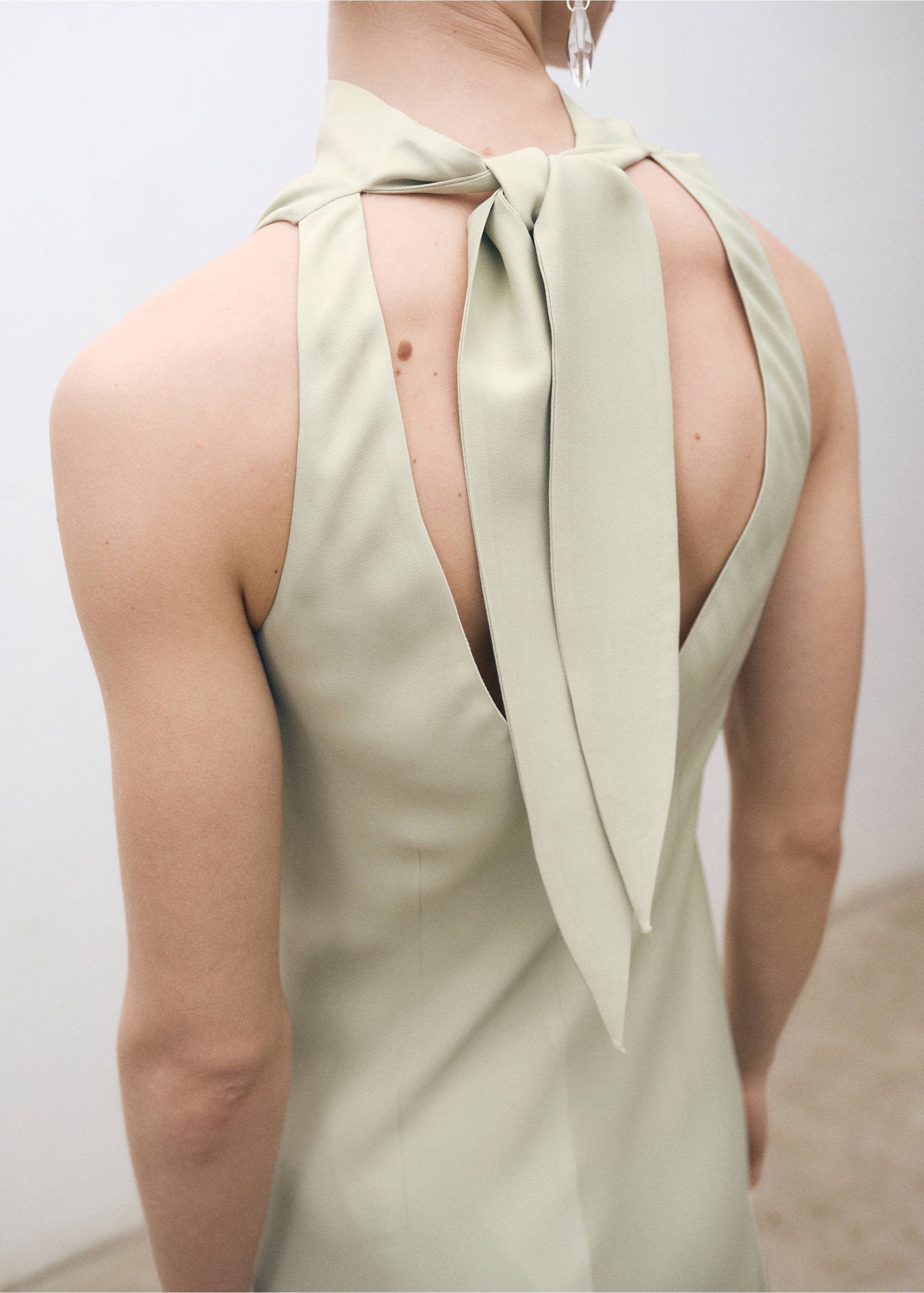 Satin dress with back opening - Details of the article 3, Pastel Green. Ref: 87024423-00.
