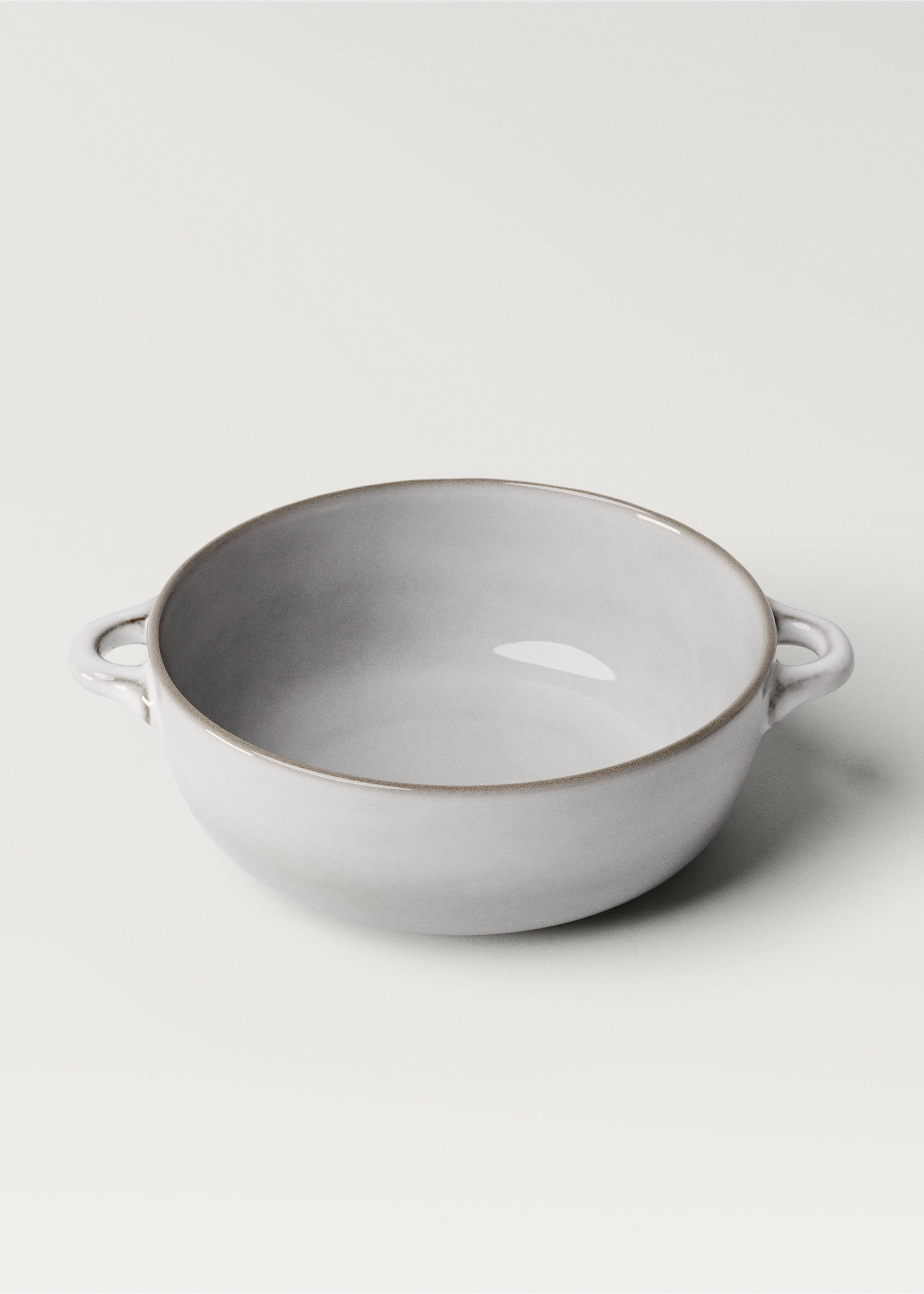 Medium stoneware casserole bowl with contrasting rim - Details of the article 1, White. Ref: 87024427-00.