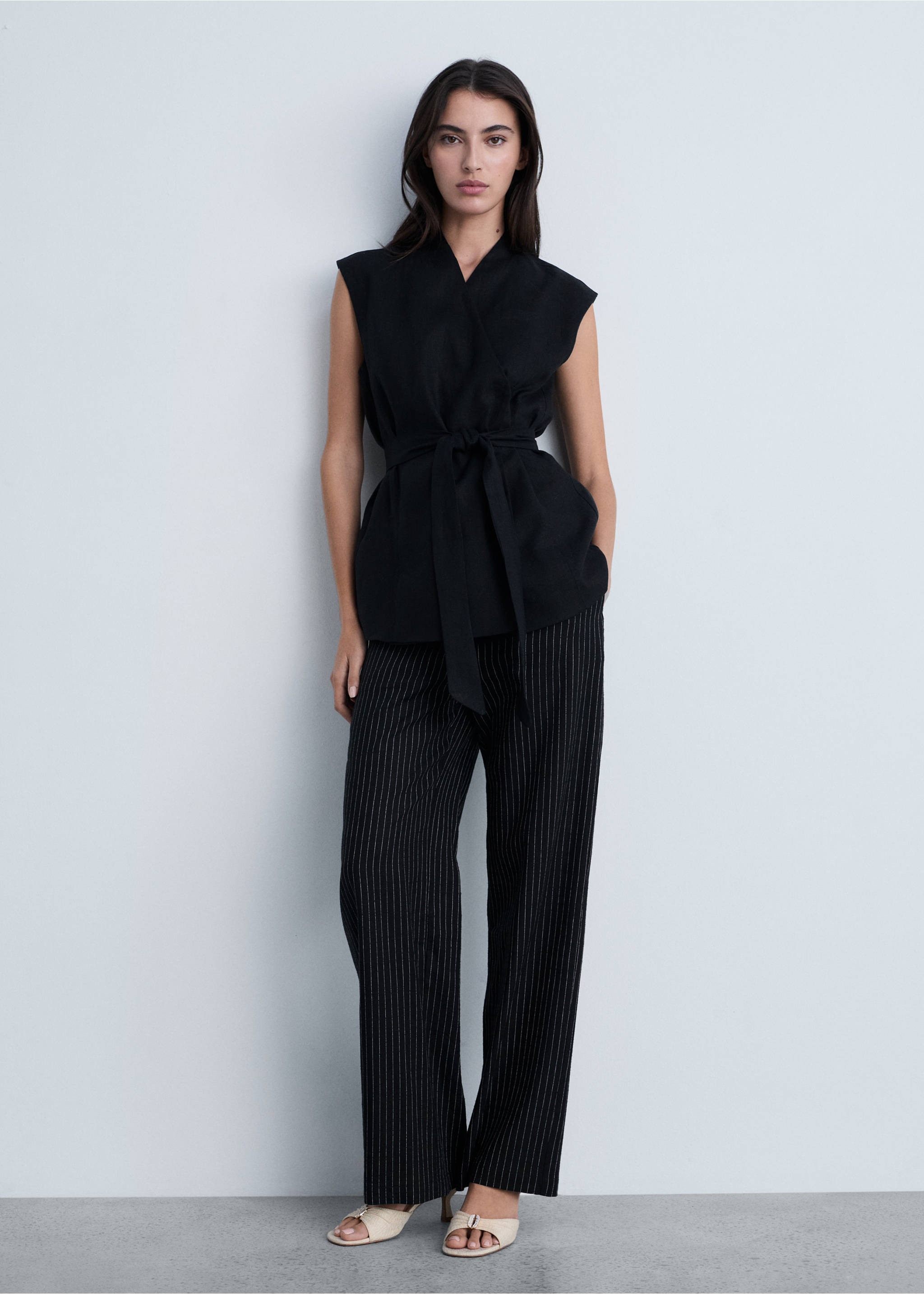 Pantalon droit à rayures - Détail de l'article 2, Noir. Ref: 87024780-00.