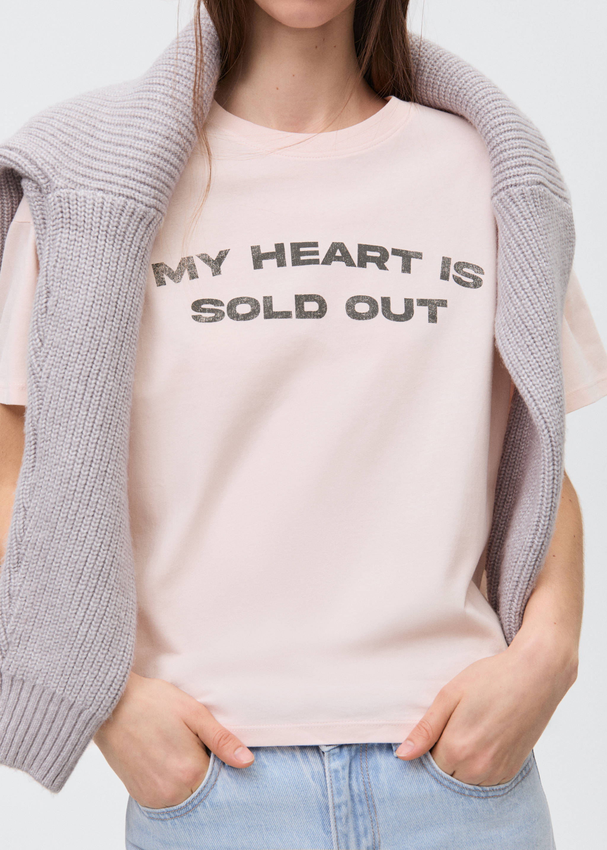 Short-sleeved t-shirt with message - Details of the article 6