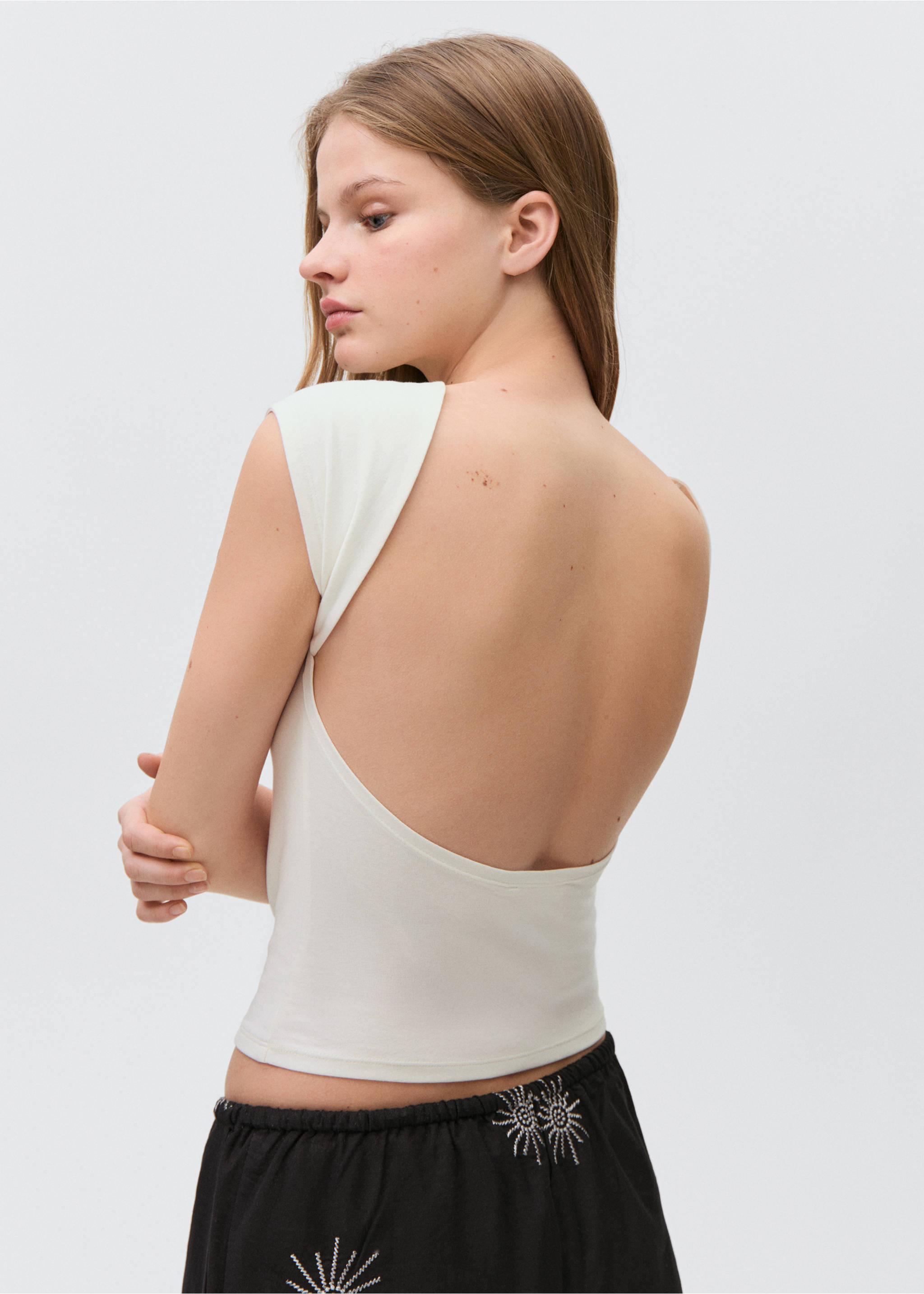 T-shirt with open back - Reverse of the article, Off White. Ref: 87025733-00.