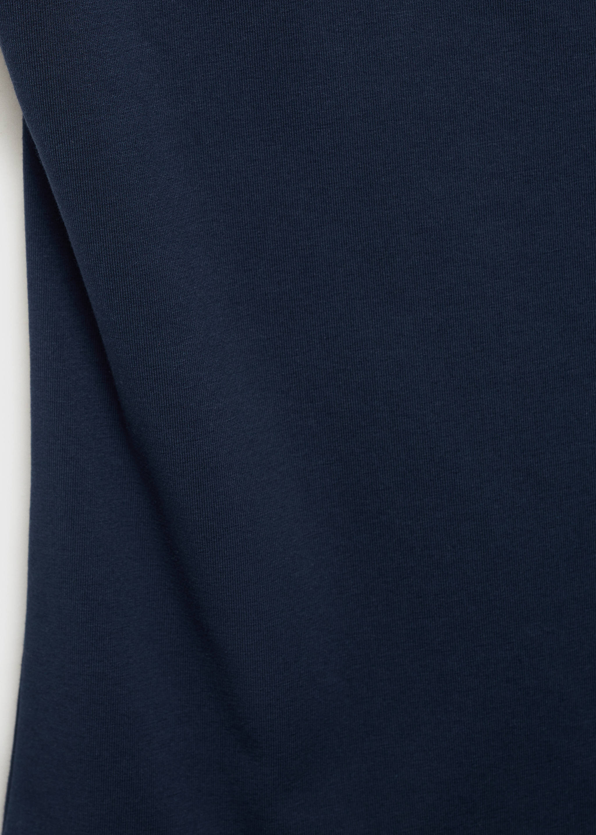 T-shirt with open back - Details of the article 8