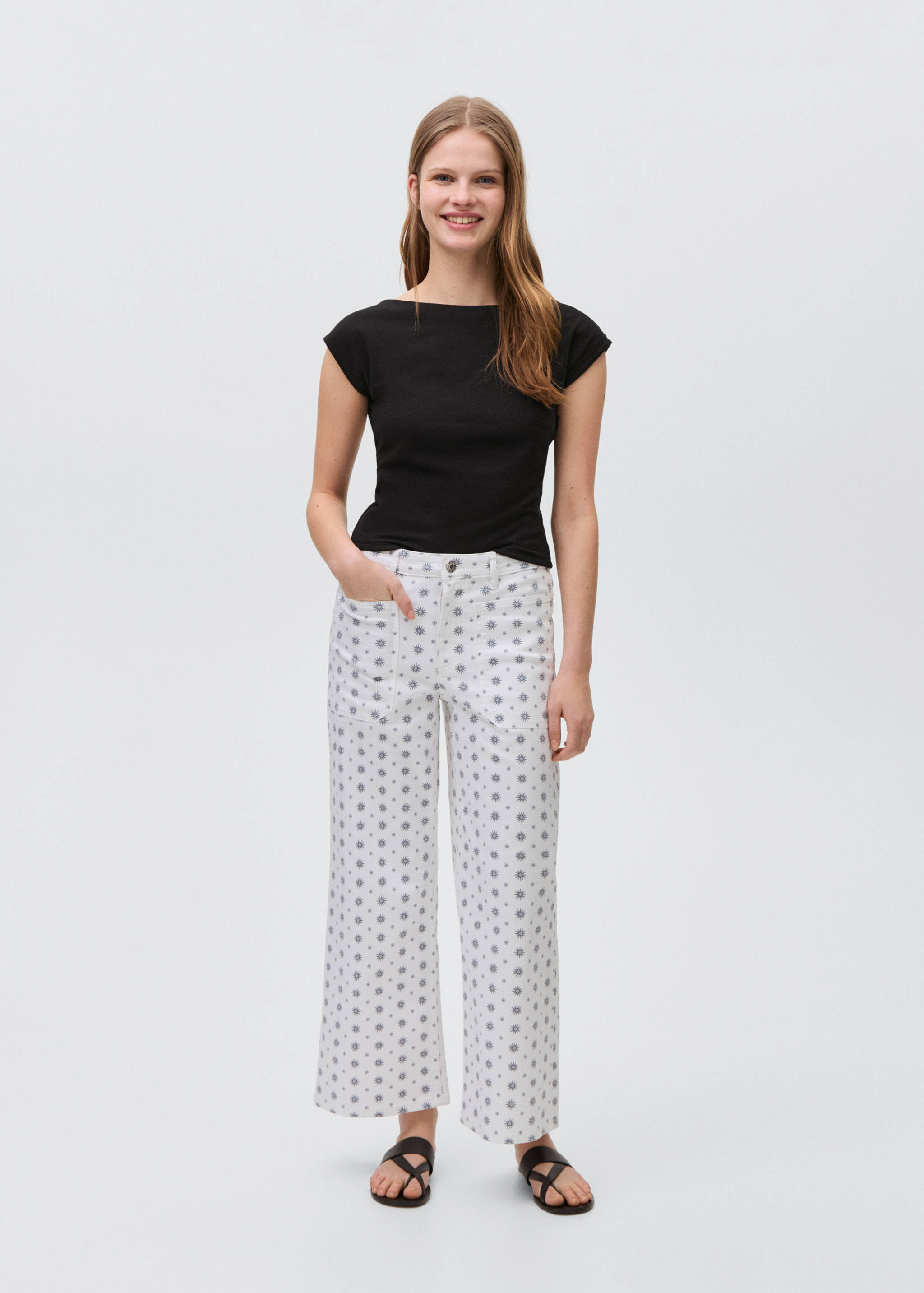 T-shirt with open back - General plane