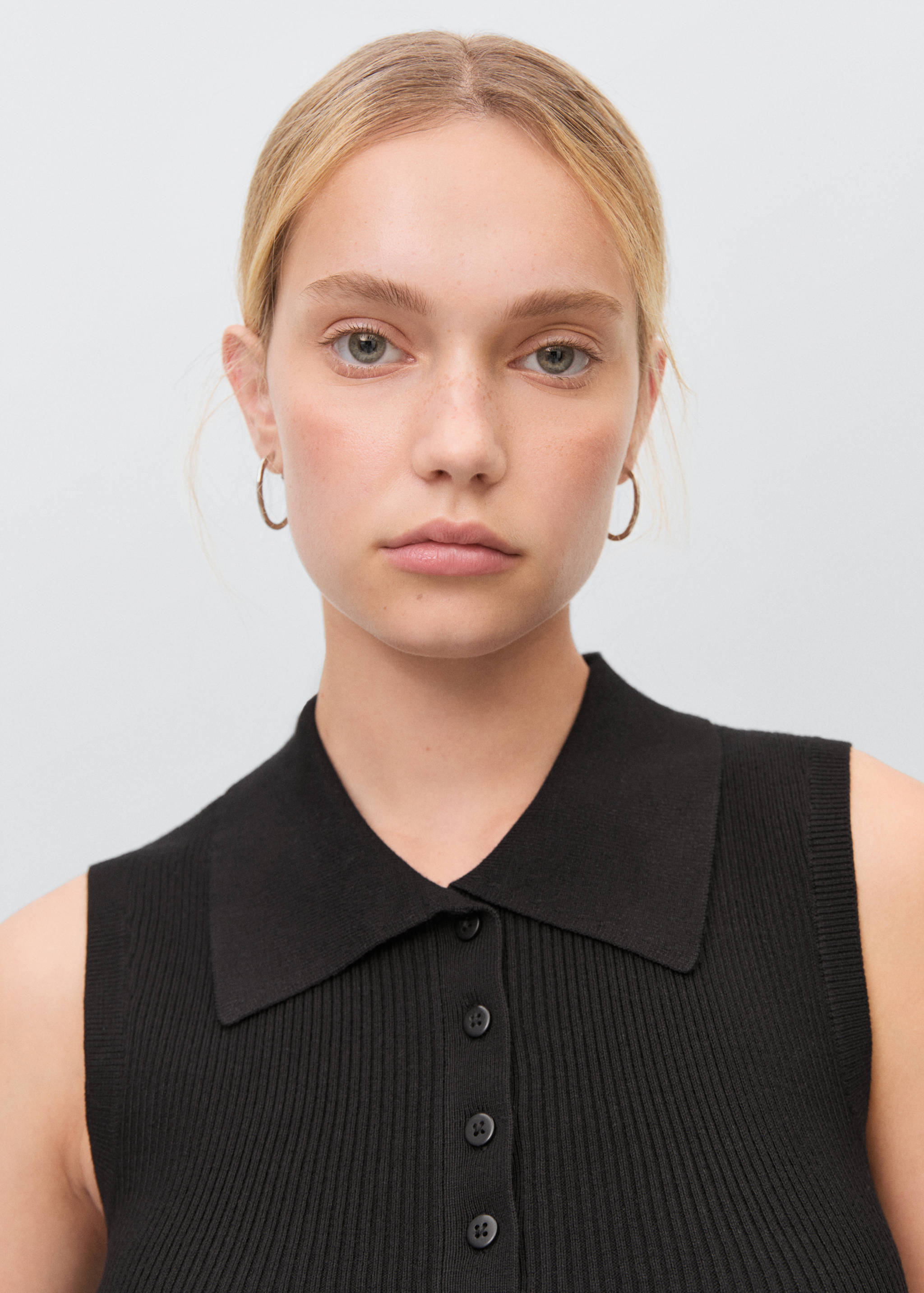 Polo-neck knitted top - Details of the article 1